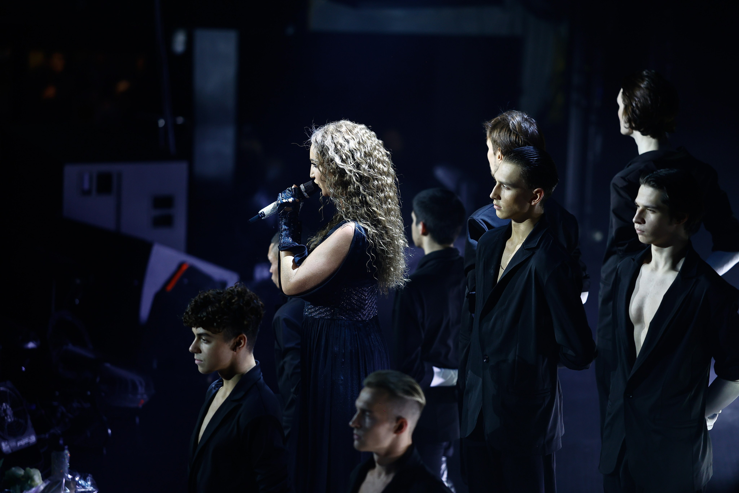 ОЛЯ БУЗОВА @ИЗВЕСТИЯ HALL