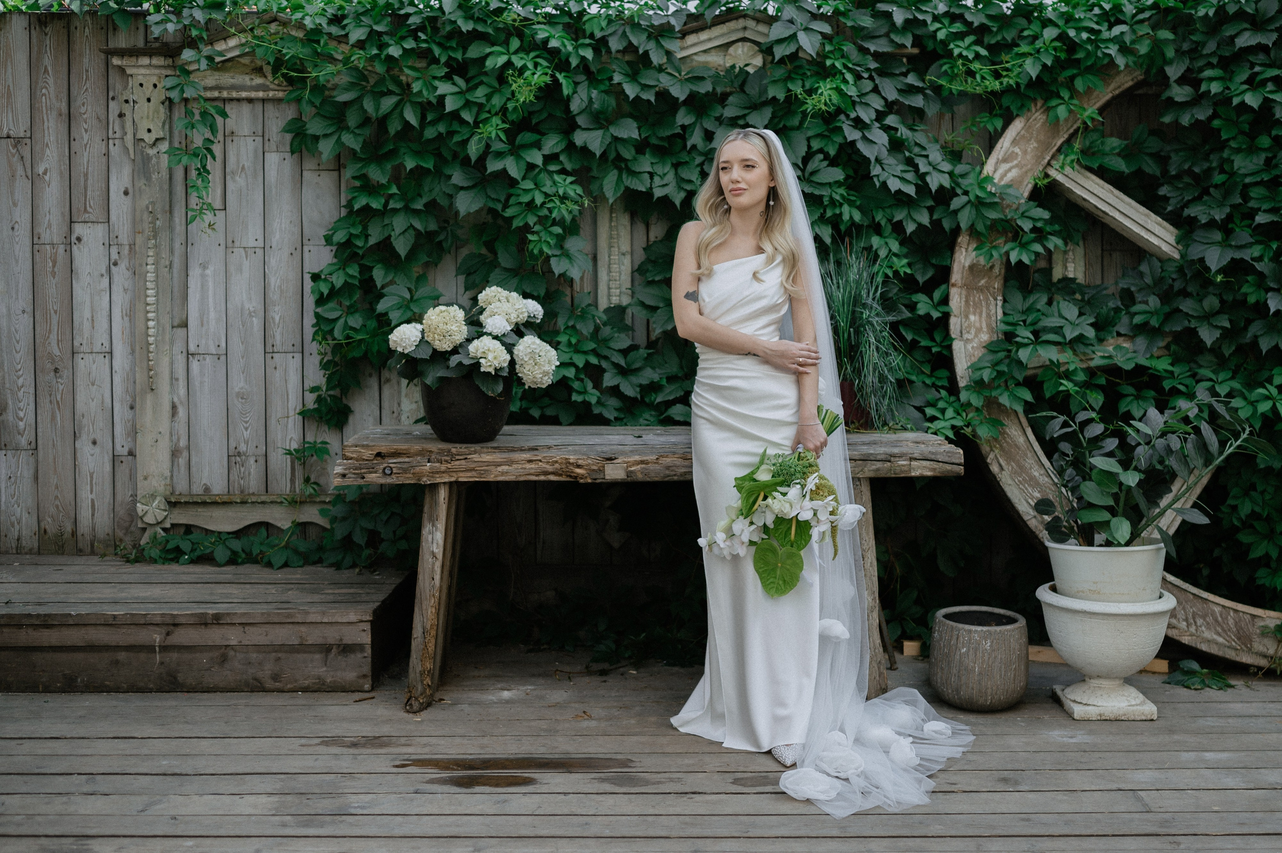 Регистрация брака и фотосессия в Особняке Royal. Свадебный фотограф Москва — Сергей и Татьяна