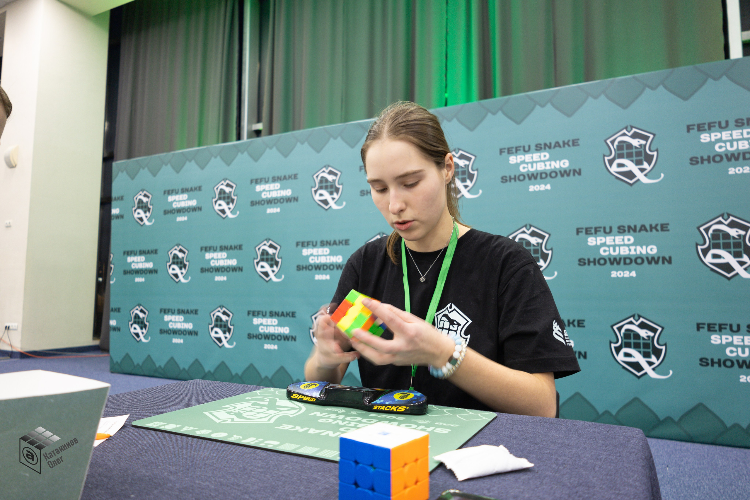 FEFU Snake Speedcubing Showdown 2024. Олег Катакинов| Репортажный фотограф в городе у моря (Владивосток)