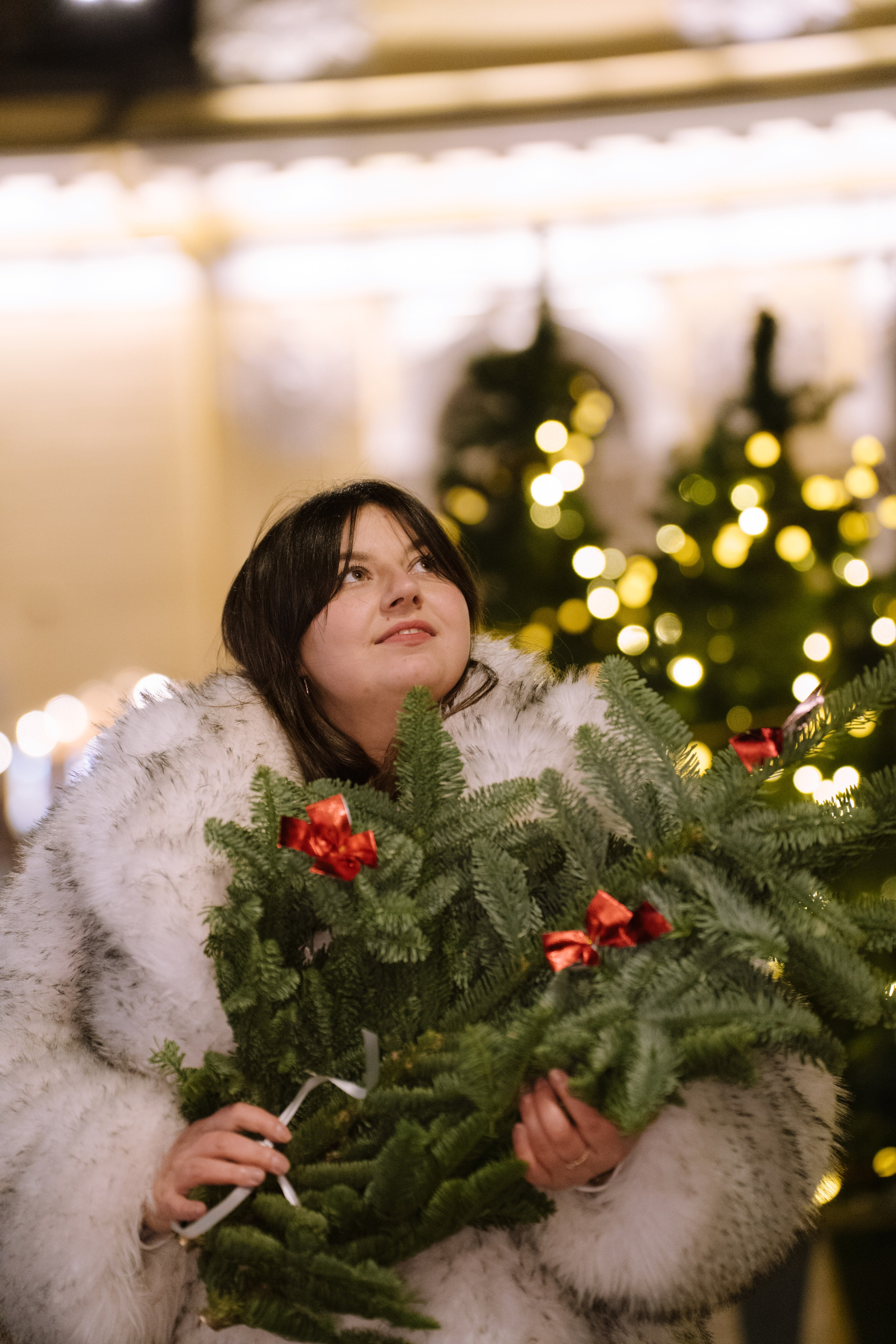 ПРОГУЛКА НА МАНЕЖНОЙ ПЛОЩАДИ ДЛЯ ДЕВУШКИ ПЕРЕД НОВЫМ ГОДОМ (НОВОГОДНЯЯ ФОТОСЕССИИЯ НА МАНЕЖНОЙ ПЛОЩАДИ). Профессиональный фотограф, Санкт-Петербург — Виктория Богомолова