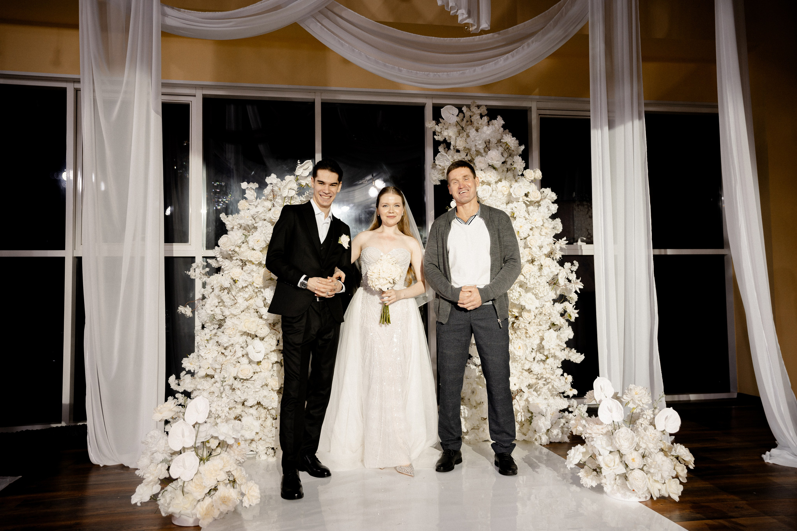 СВАДЕБНАЯ СЬЕМКА СБОРОВ В ОТЕЛЕ И ВЫЕЗД НА ЦЕРЕМОНИЮ (СНЯТО В СИБИРЕ В НИЖНЕВАРТОВСКЕ). Профессиональный фотограф, Санкт-Петербург — Виктория Богомолова