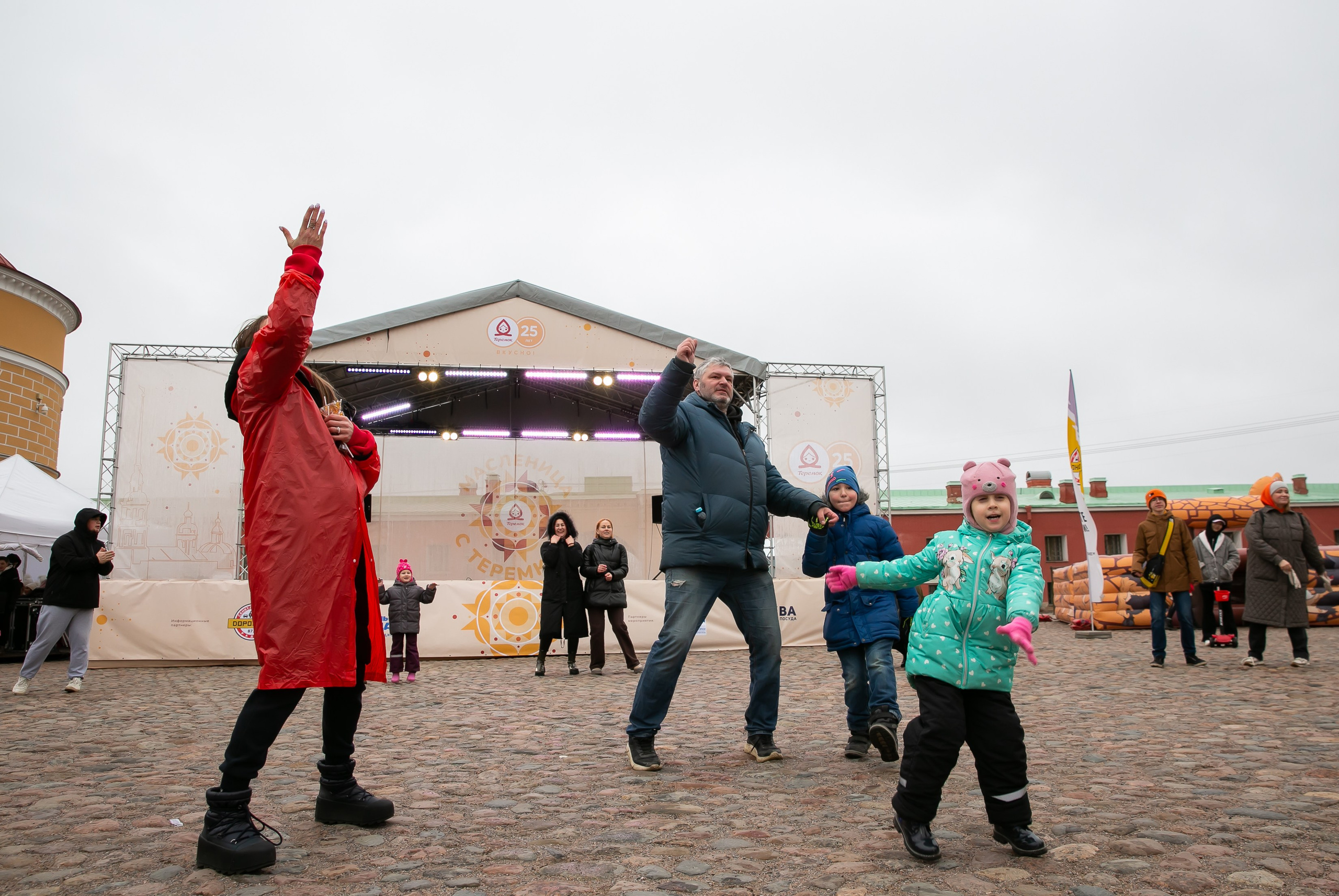 Масленица 2024 Петропавловская крепость. Семейный и портретный фотограф в Санкт-Петербурге Ольга Станкова