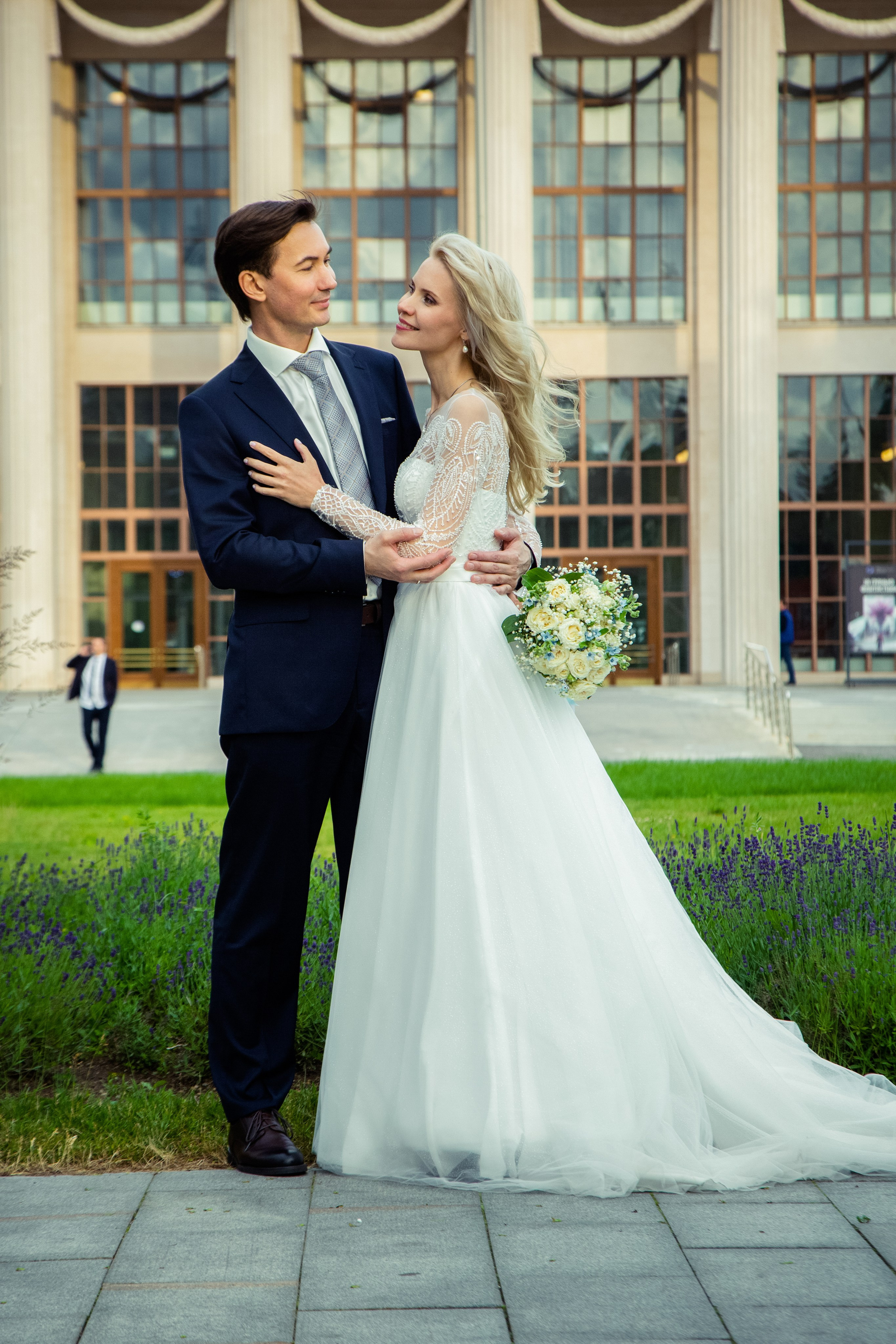 Свадебная фотосессия на ВДНХ. Свадебный и семейный фотограф в Москве и Подмосковье Лариса Козлова