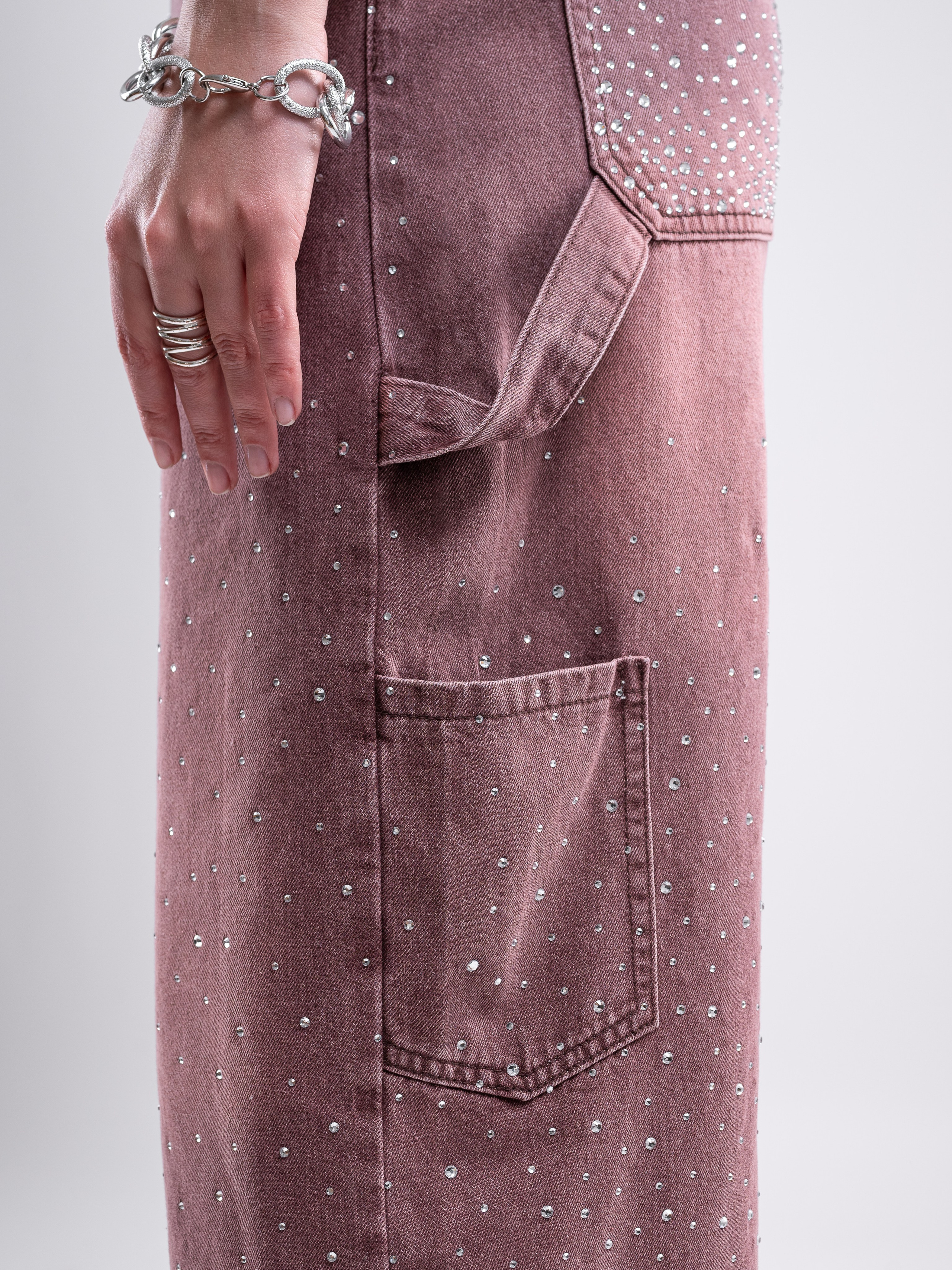 Джинсовые бриджи. Предметный фотограф, фото для маркетплейсов Пятигорск, КМВ