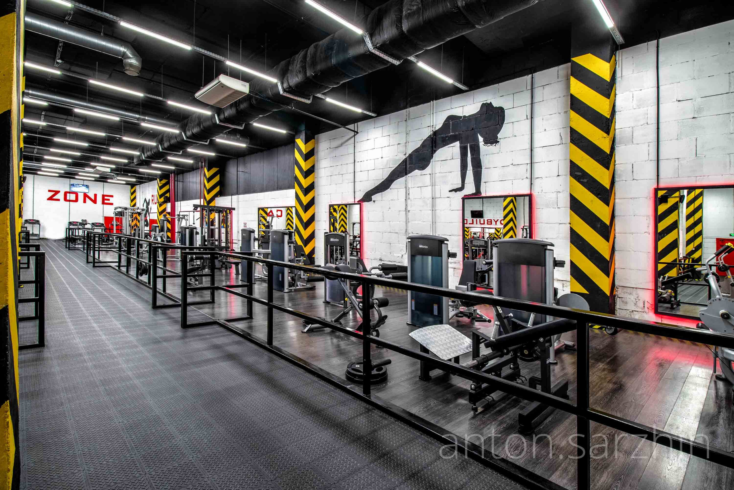 Интерьерная съемка тренажерного зала
