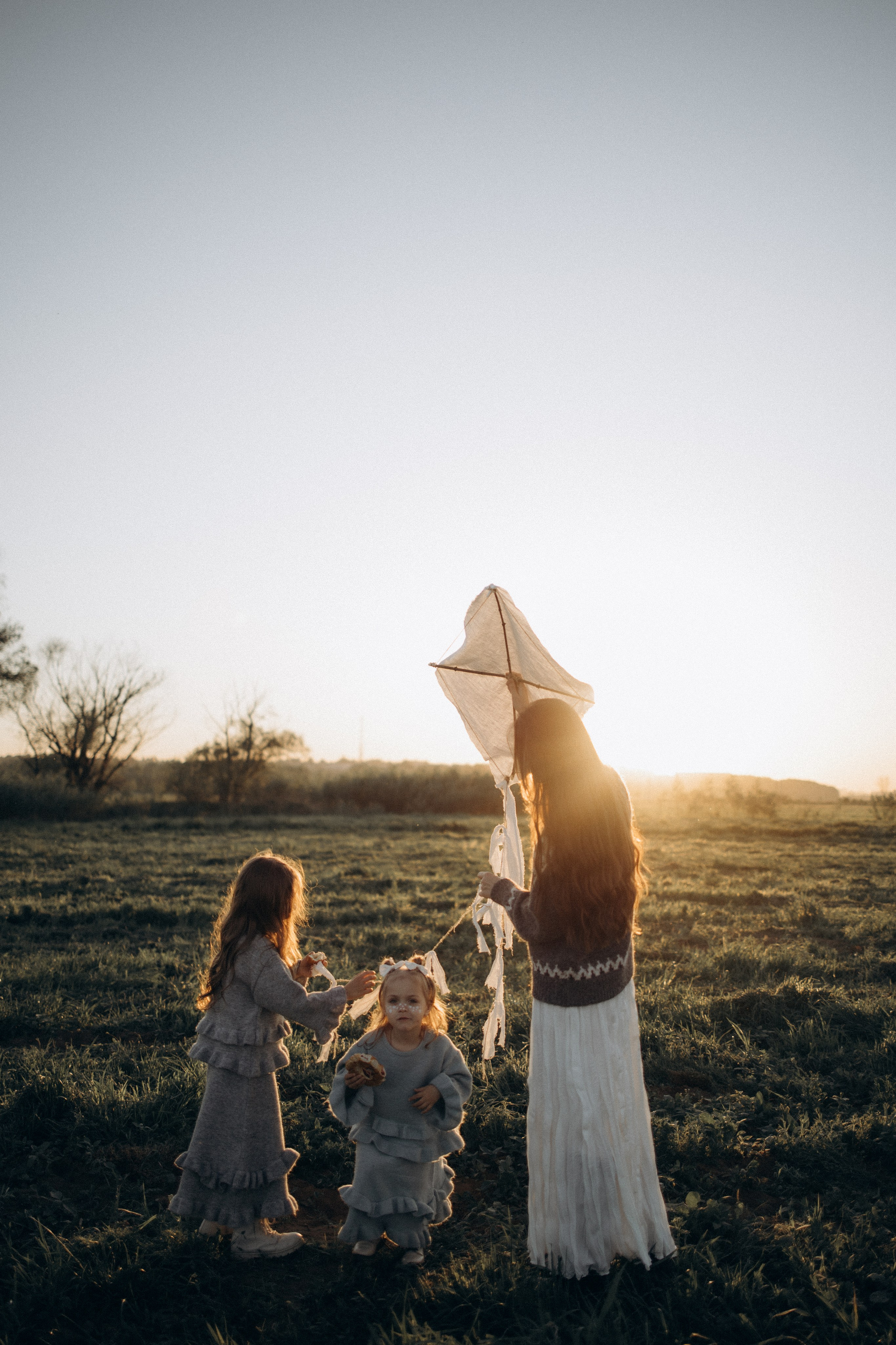 Поле, ромашки и воздушный змей. Семейный фотограф Москва Юлиана Фетисова