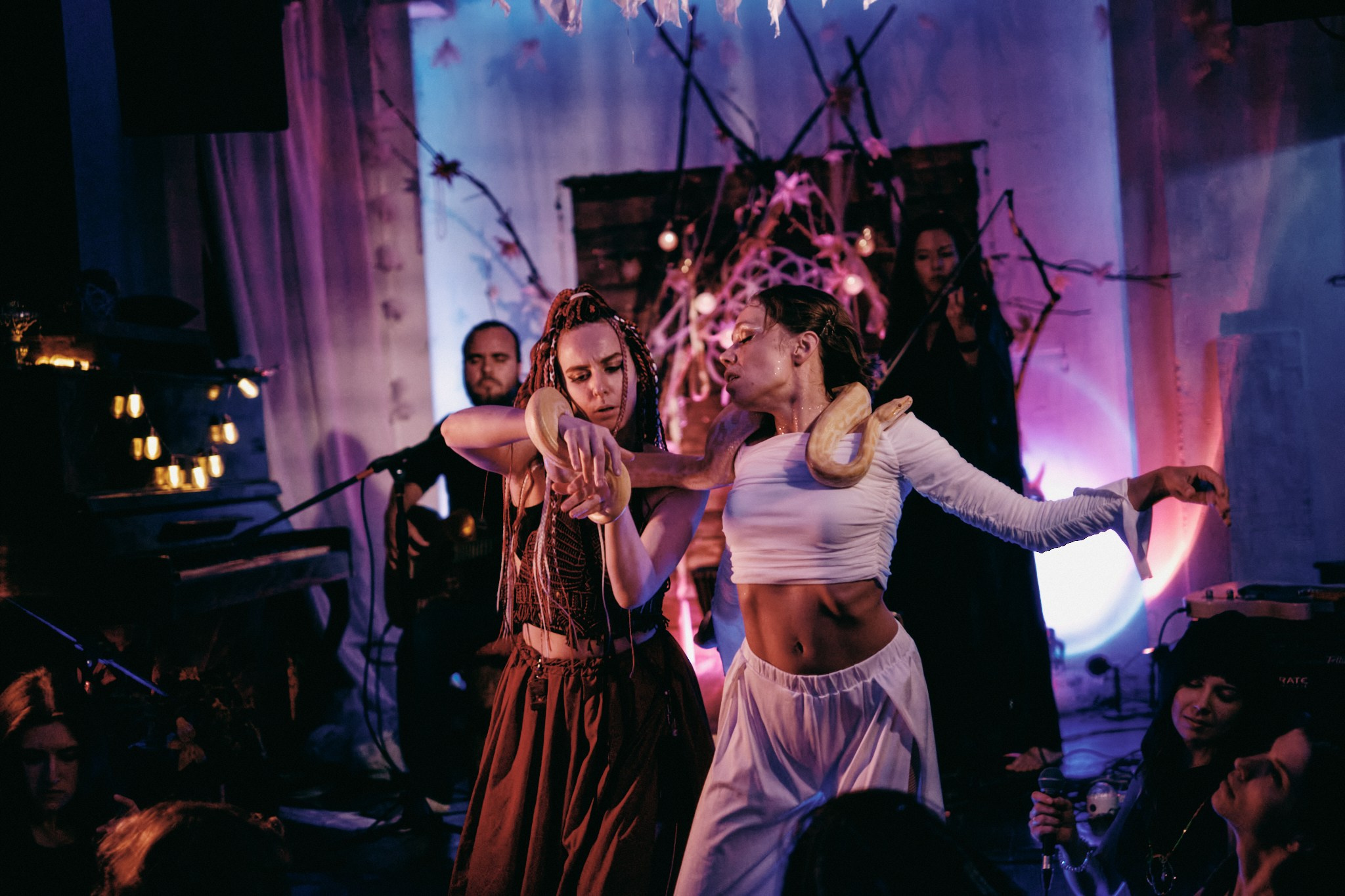 Dance performance Snake | Пространство «Лес». Фотограф Аннё| Москва