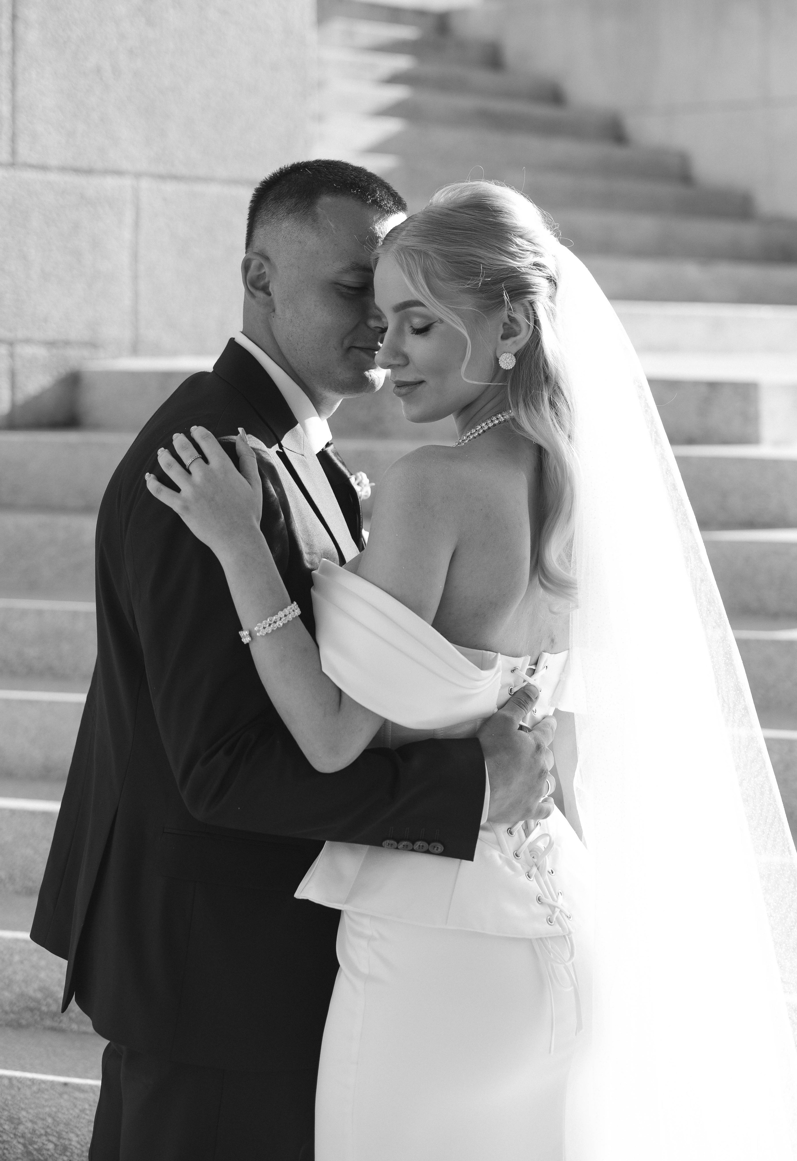 Ангелина, Ефим (прогулка после ЗАГСа). Фотограф в Волгограде Кристина Прохоренко