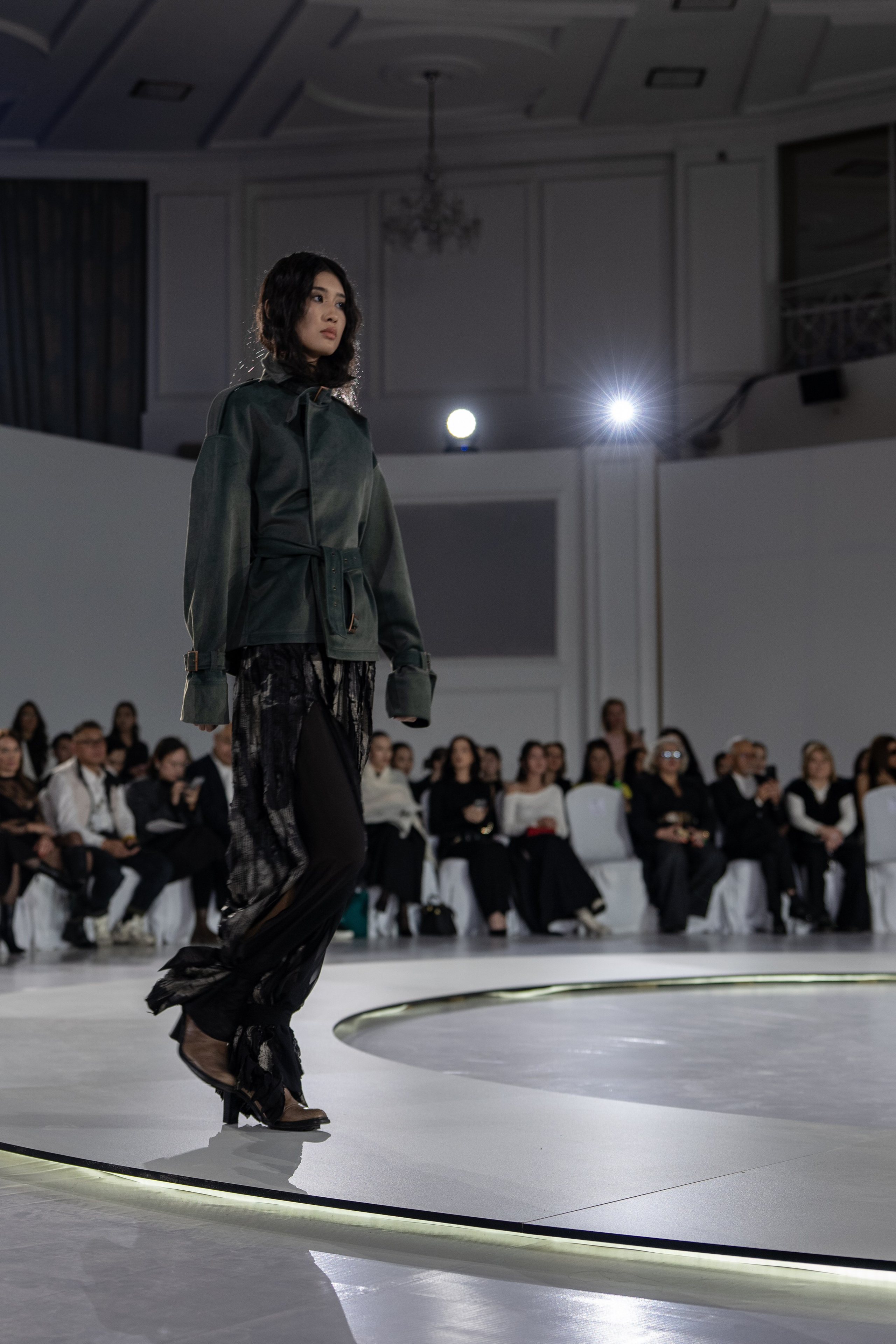 Design August. Сайт Алматинского НЮ АРТ, будуар и фэшн фотографа Дениса Карпенко