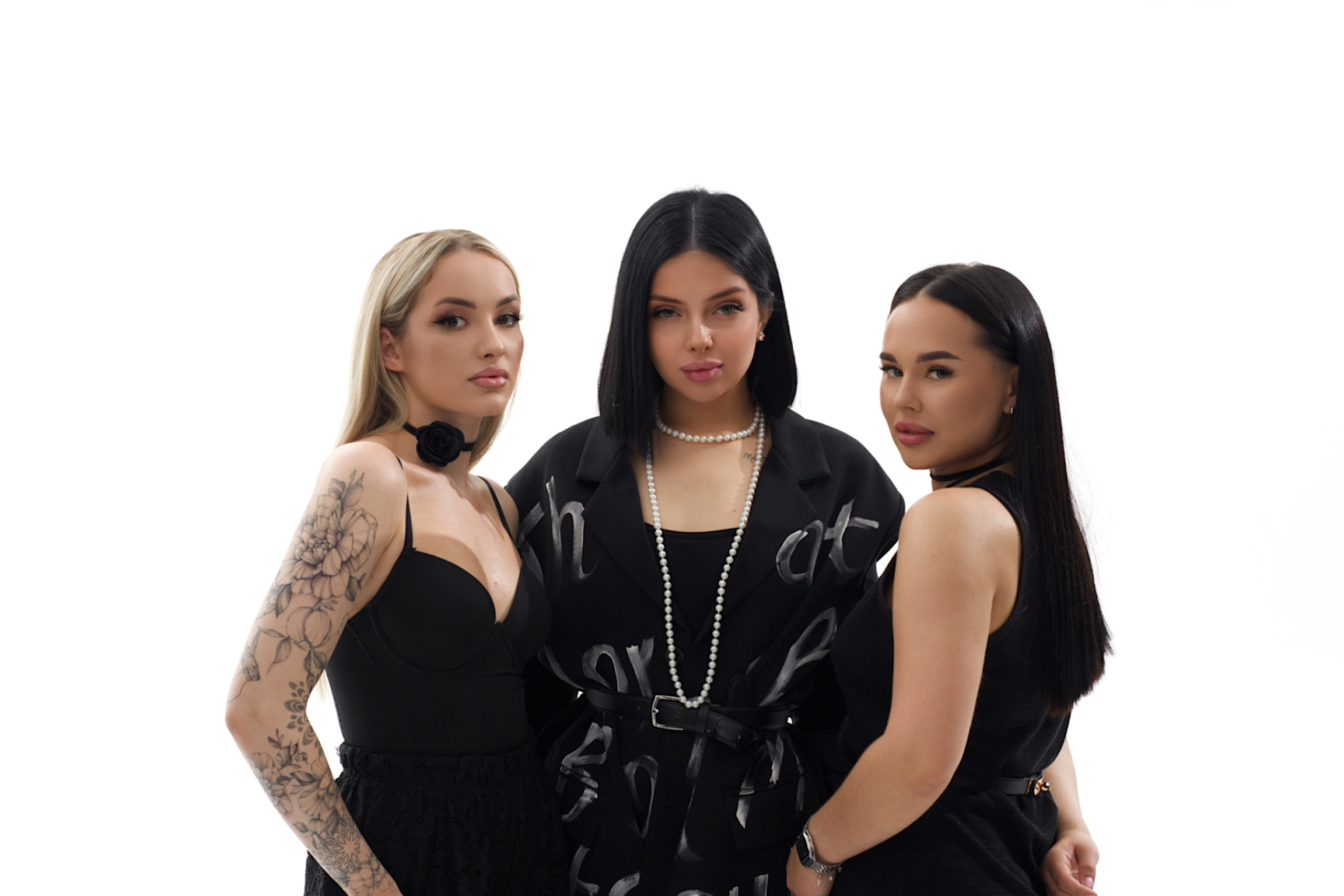 Контент-съемка для мастеров студии по тату и ПМ. Pomanovskaya.ru / женский фотограф