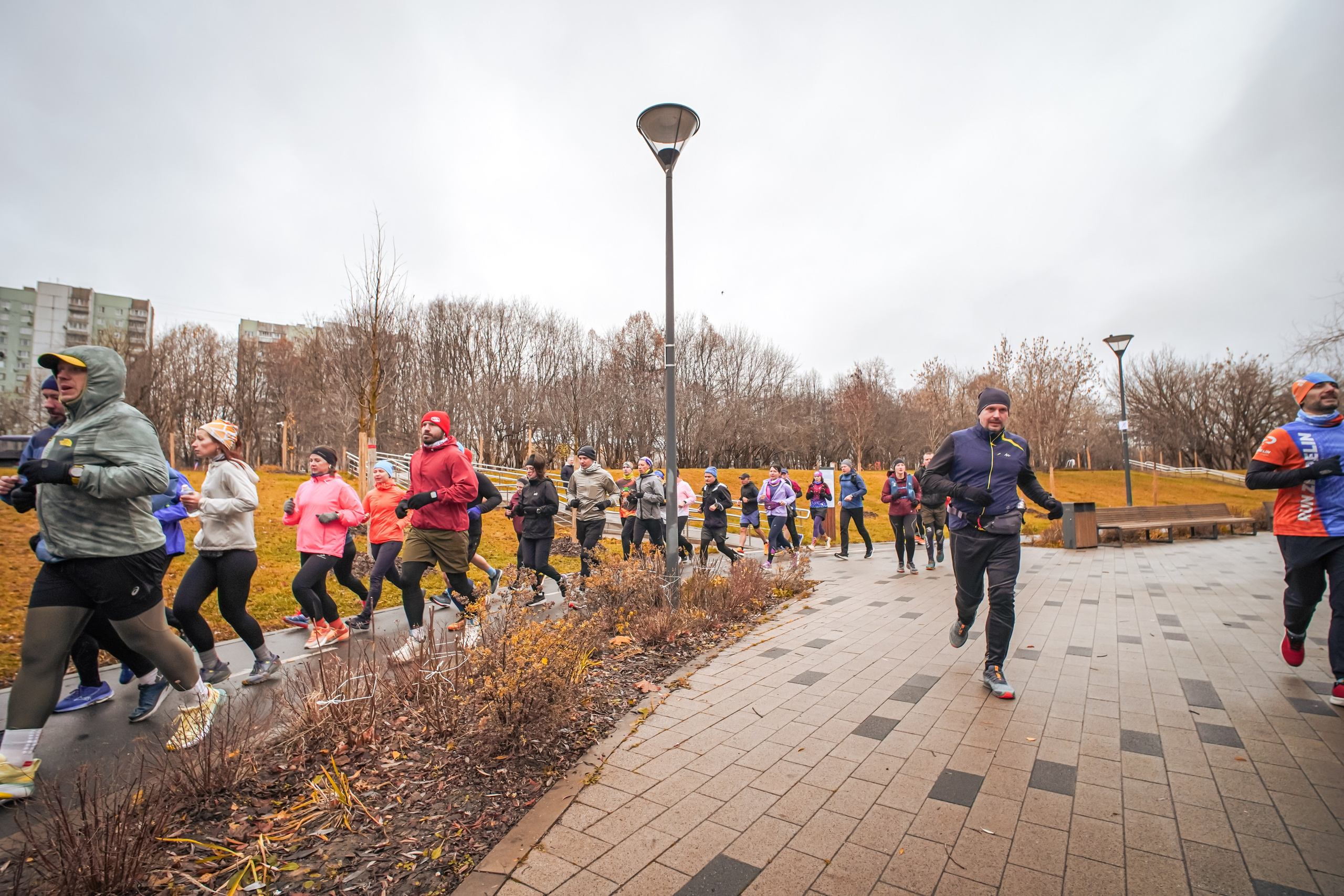 #марафонудома #яuzarun 2024 2-я петля, группа 6:30. Роман Капилюшов. Бег. Фото. Видео. г. Люберцы