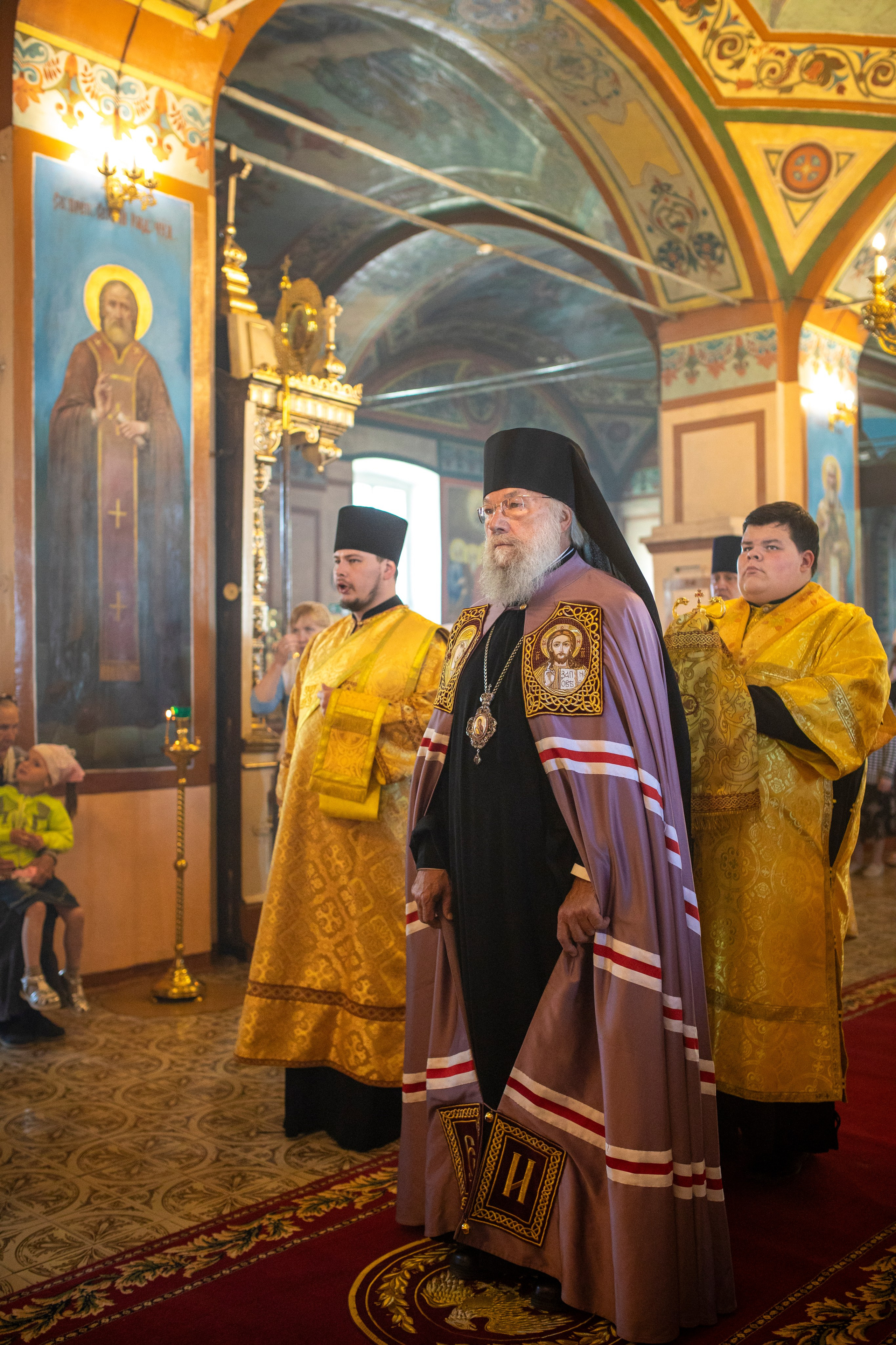 Служба епископа Александровского и Юрьев-Польского Иннокентия. Арт- фотограф Москва