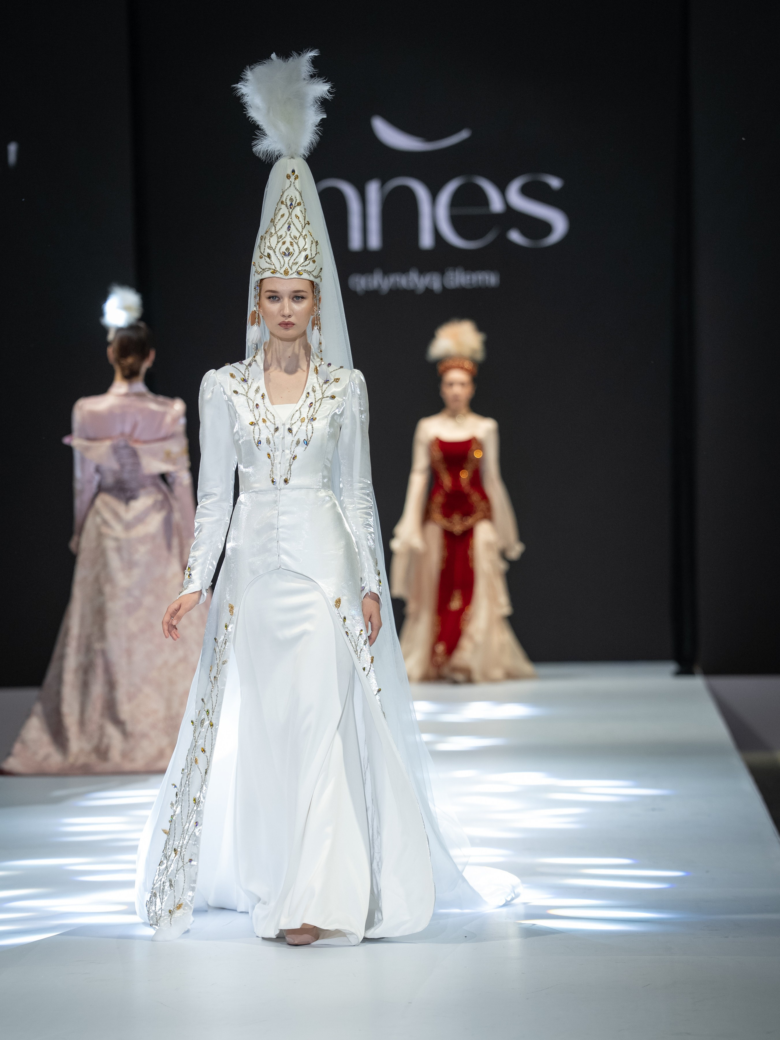 EURASIAN FASHION WEEK Innes. Сайт Алматинского НЮ АРТ, будуар и фэшн фотографа Дениса Карпенко