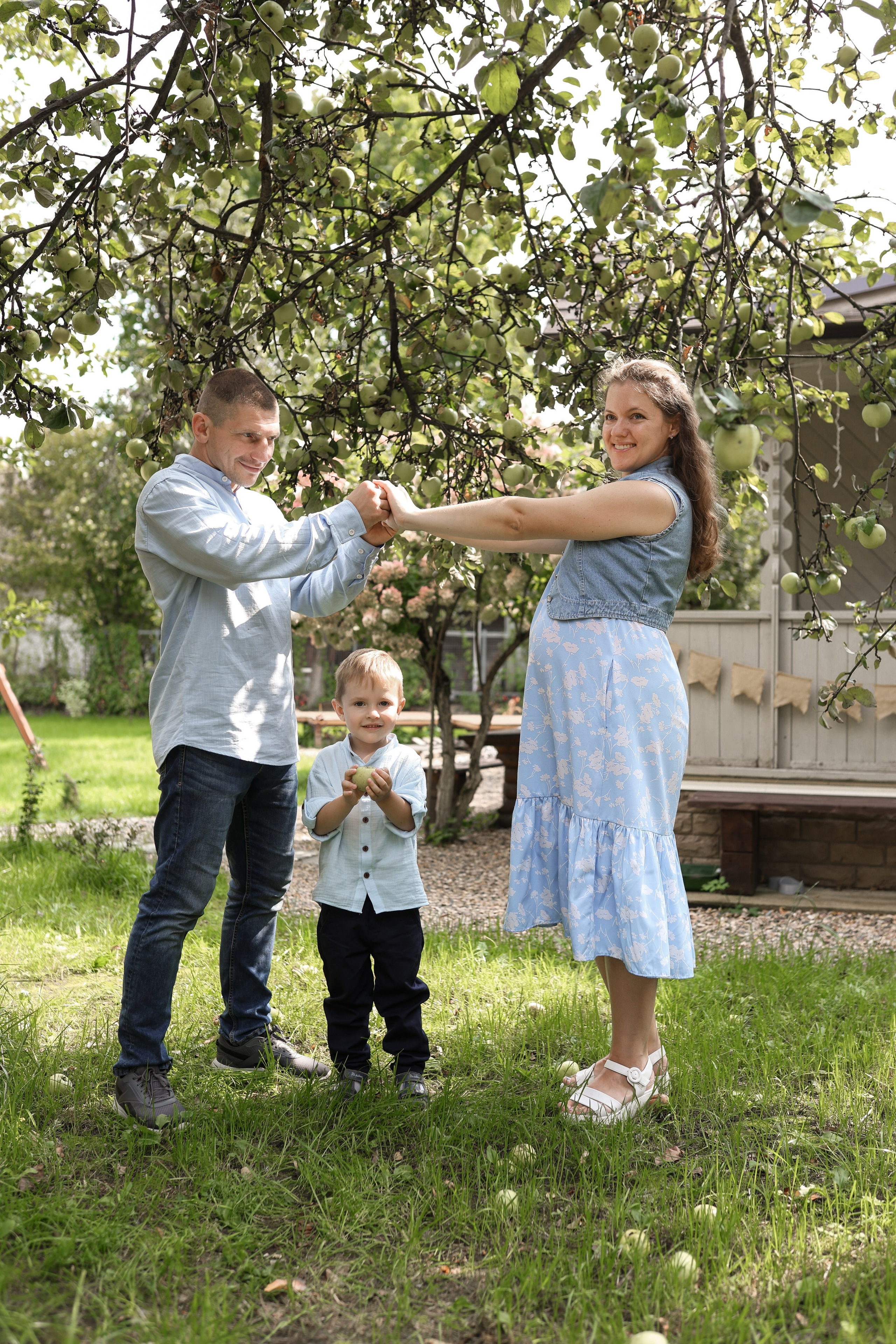 Фотосессия беременности в загородной студии Купавна. Фотограф в Железнодорожном и Балашихе