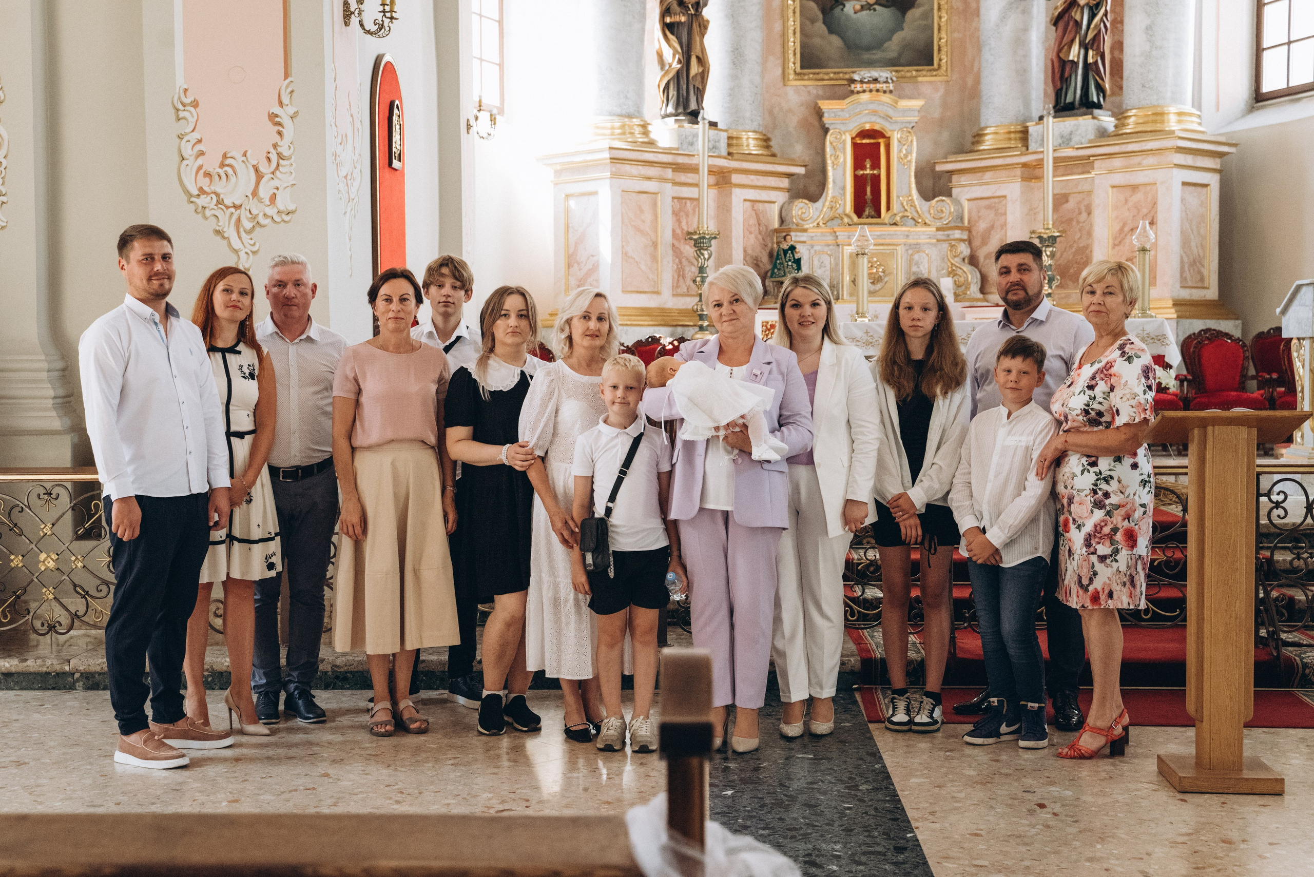 Католическое крещение (частично конфиденциальная). Семейный фотограф в Минске Дарья Дреко