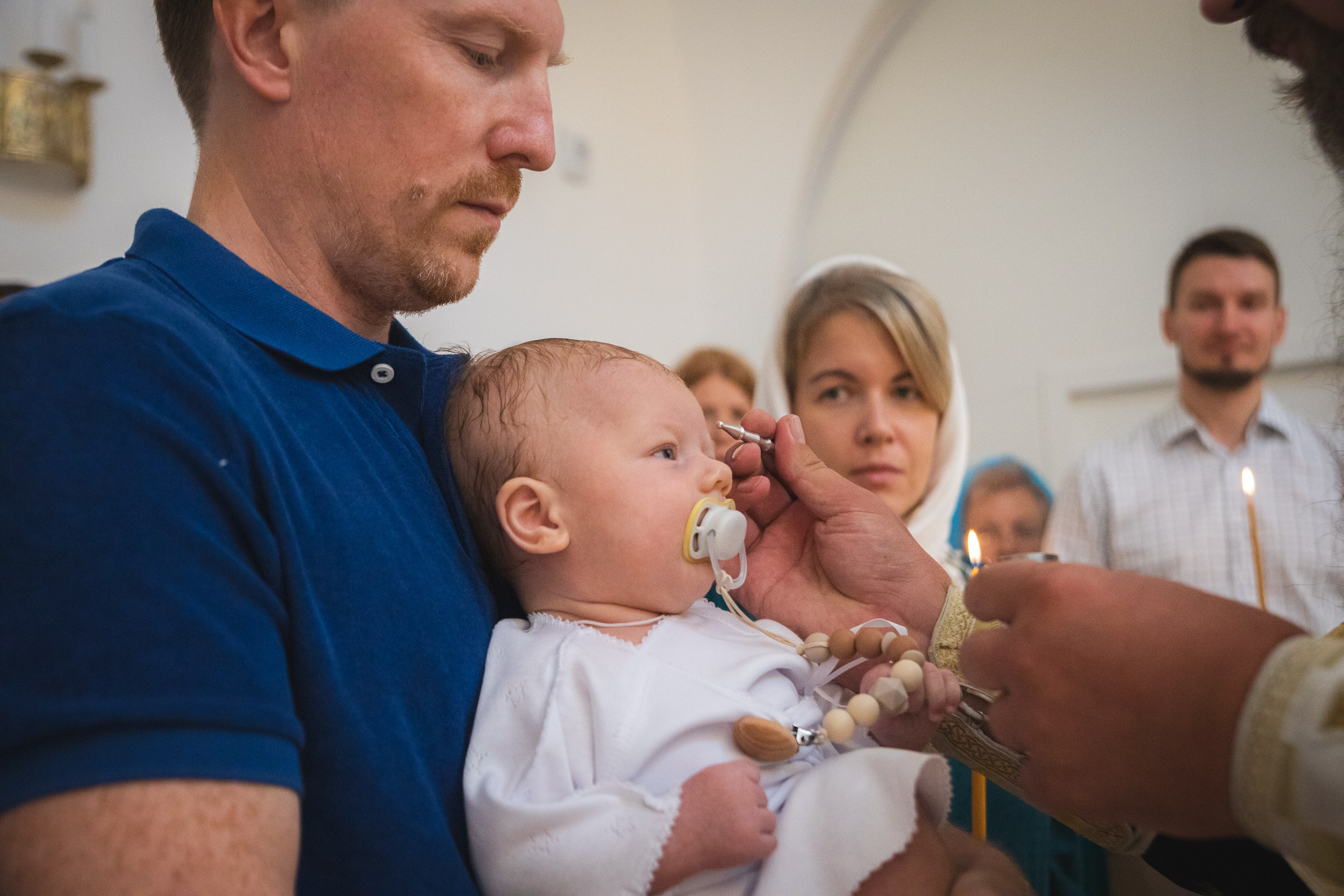 Фотосъемка крещения маленького мальчика в храме города Москвы. Семейный и школьный фотограф в Москве Анна Ткач