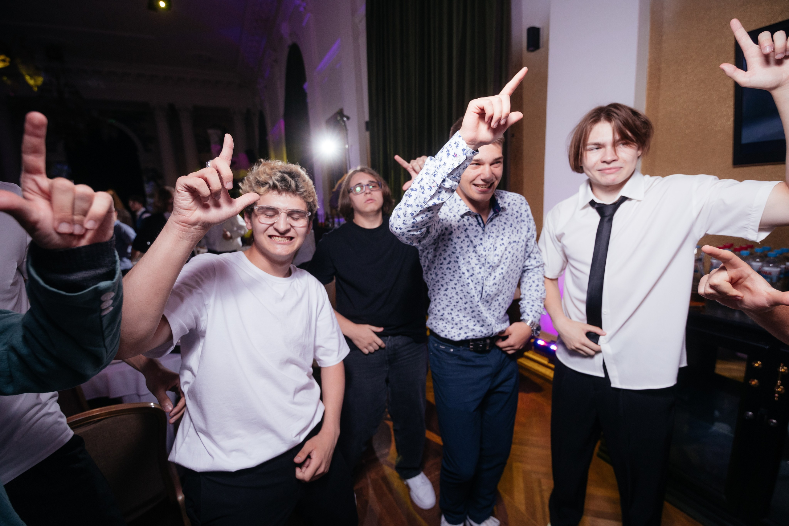 Выпускной 11 класс. Фотограф Крохин Олег