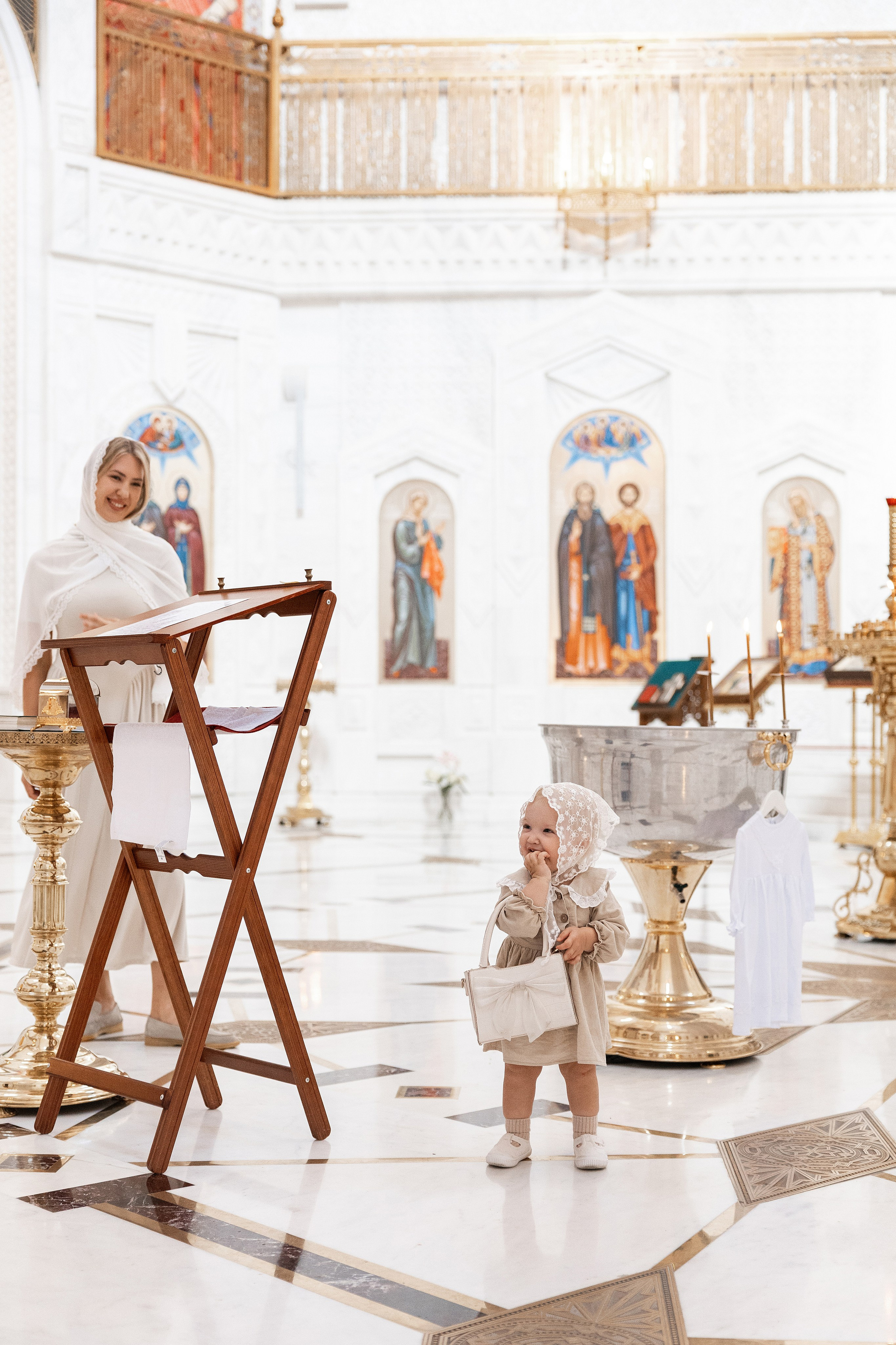 Крещение Аделины. Фотограф Крещение, Выписка москва