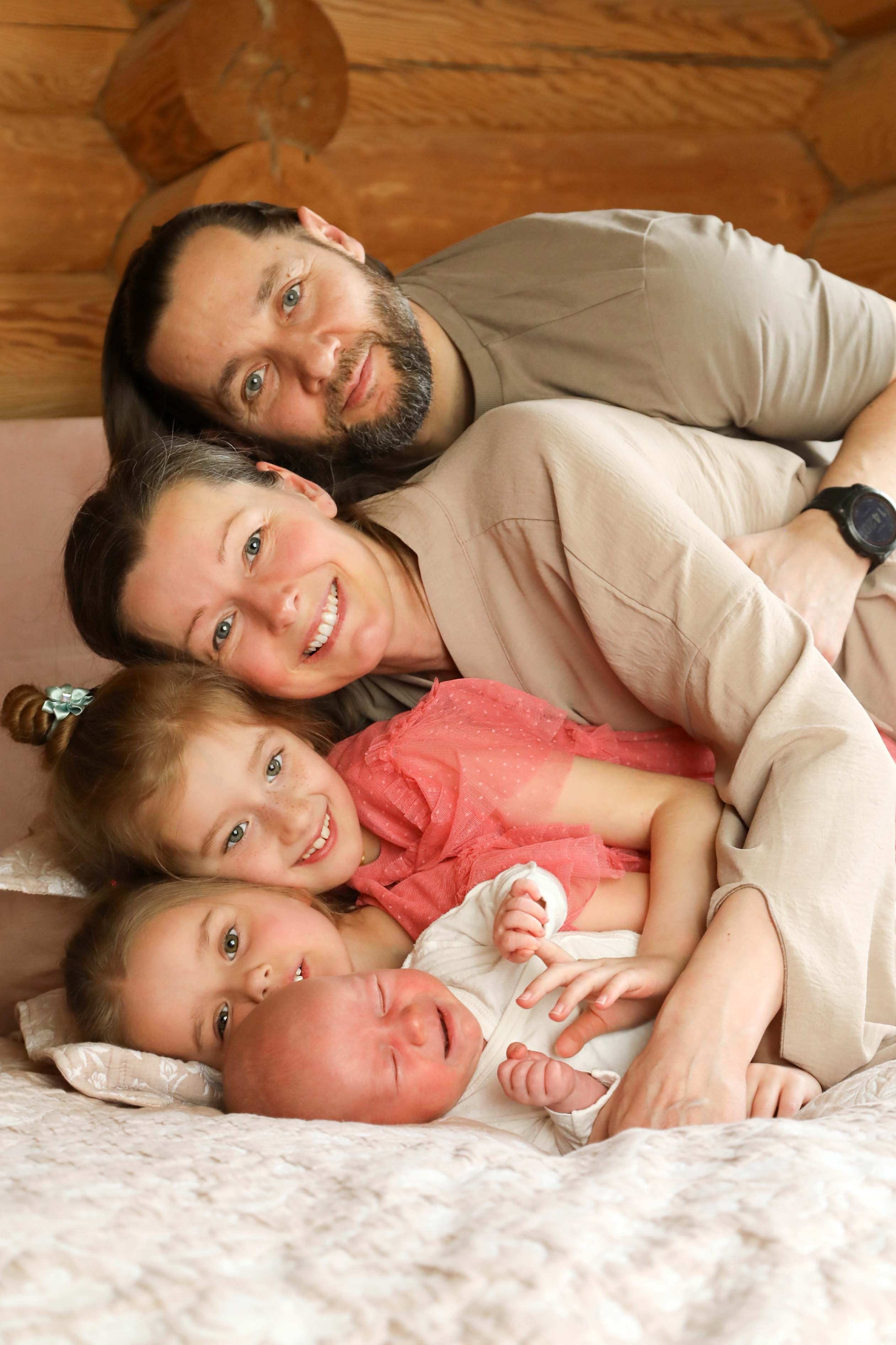 Виктория и Константин с дочками и сыном. Семейный и детский фотограф в Санкт-Петербург. Natalia Fadel