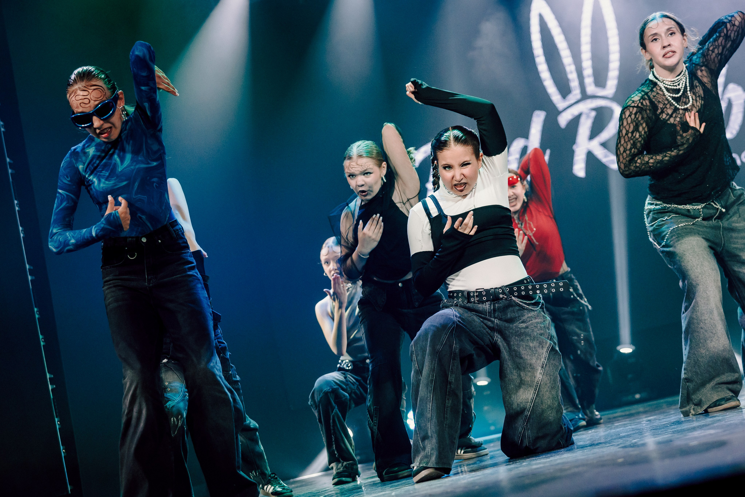 Отчётный концерт танцевальной школы «Red Rabbits» 2025. Лёшка Варзегов — фотограф