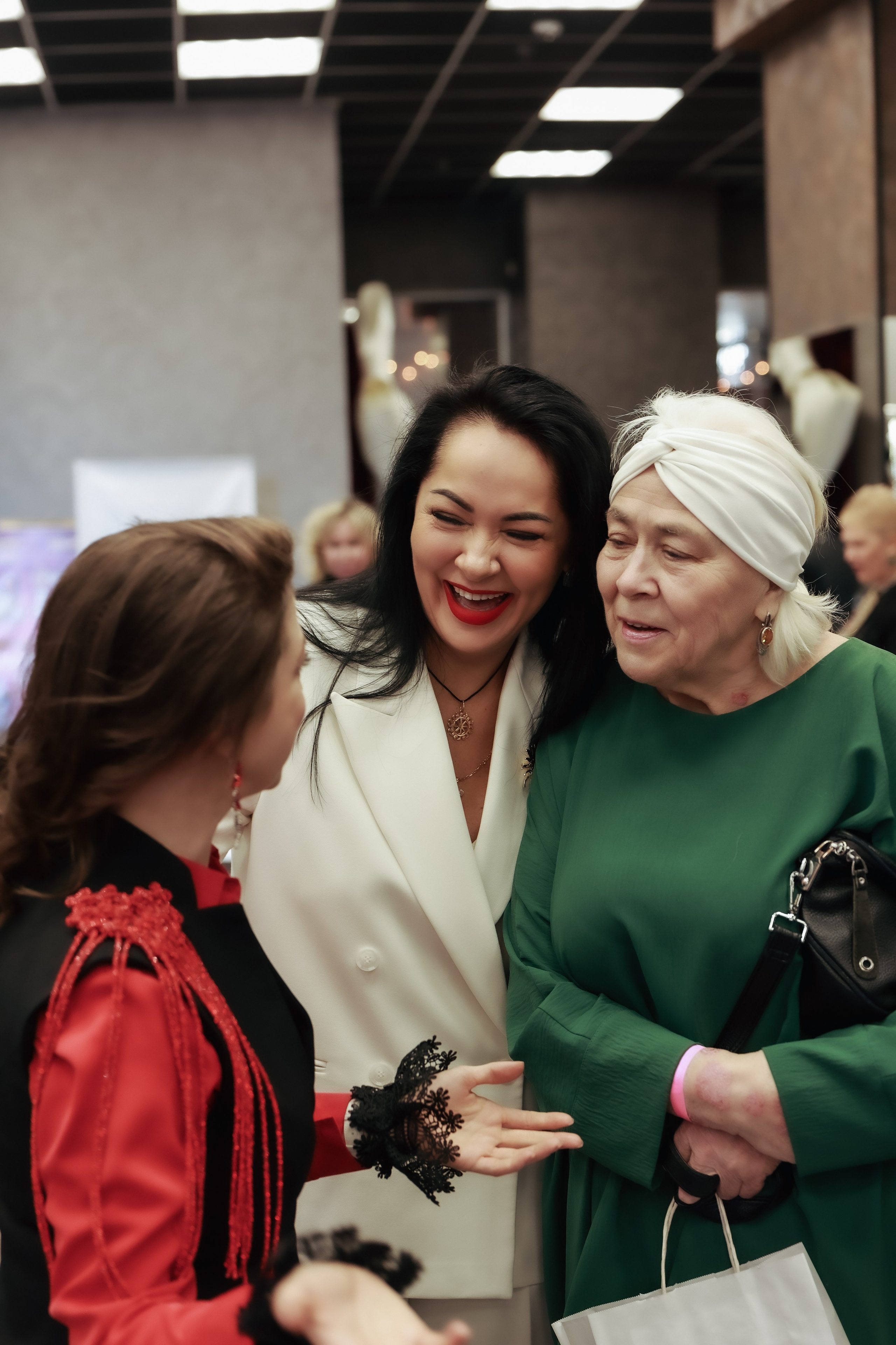 Репортажная фотосъёмка девятого Большого Женского Форума в Санкт-Петербурге. Профессиональный фотограф в Санкт-Петербурге Александр Волосенцев