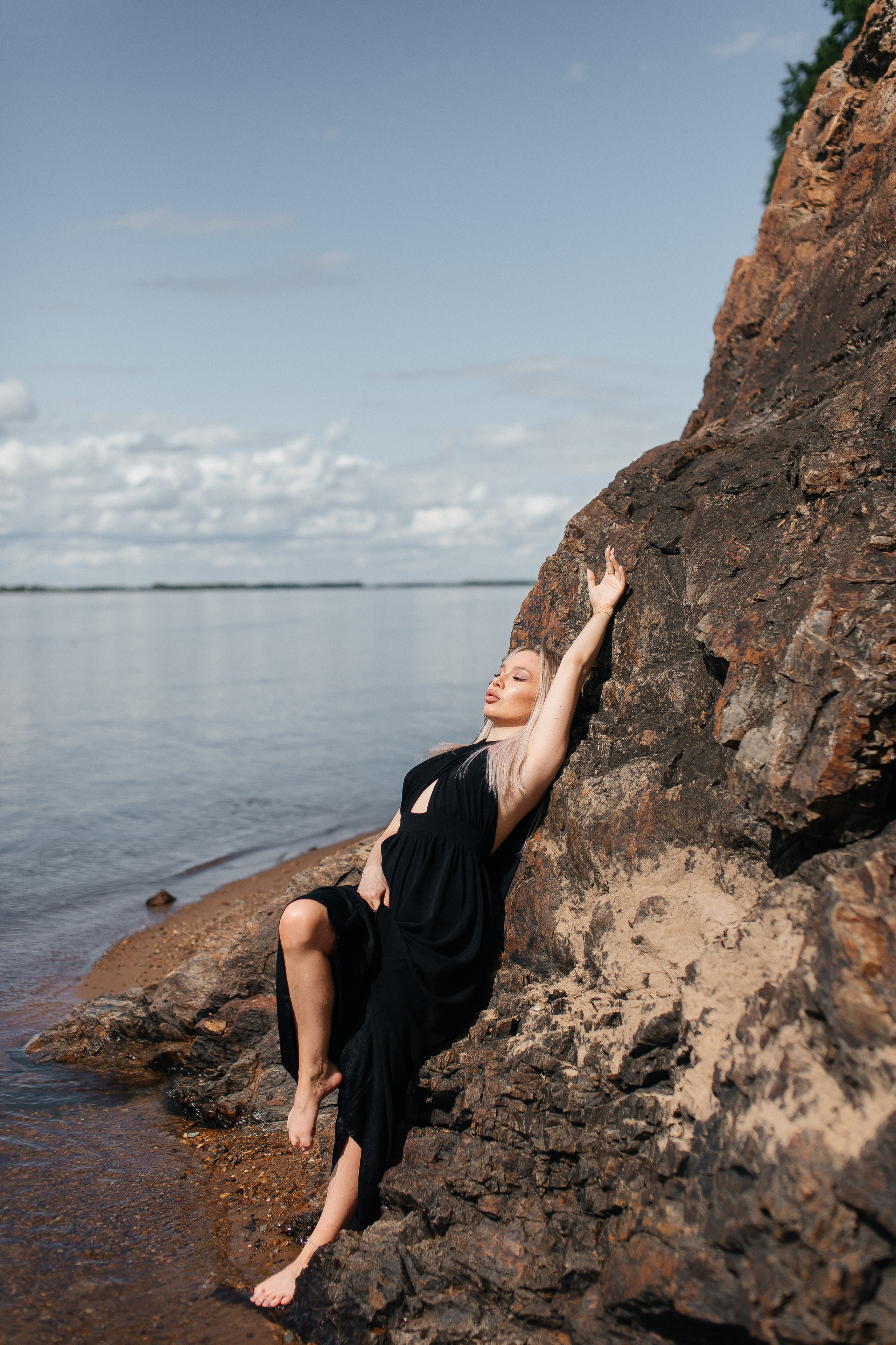Босиком по скалам. Свадебный и семейный фотограф в Санкт-Петербурге