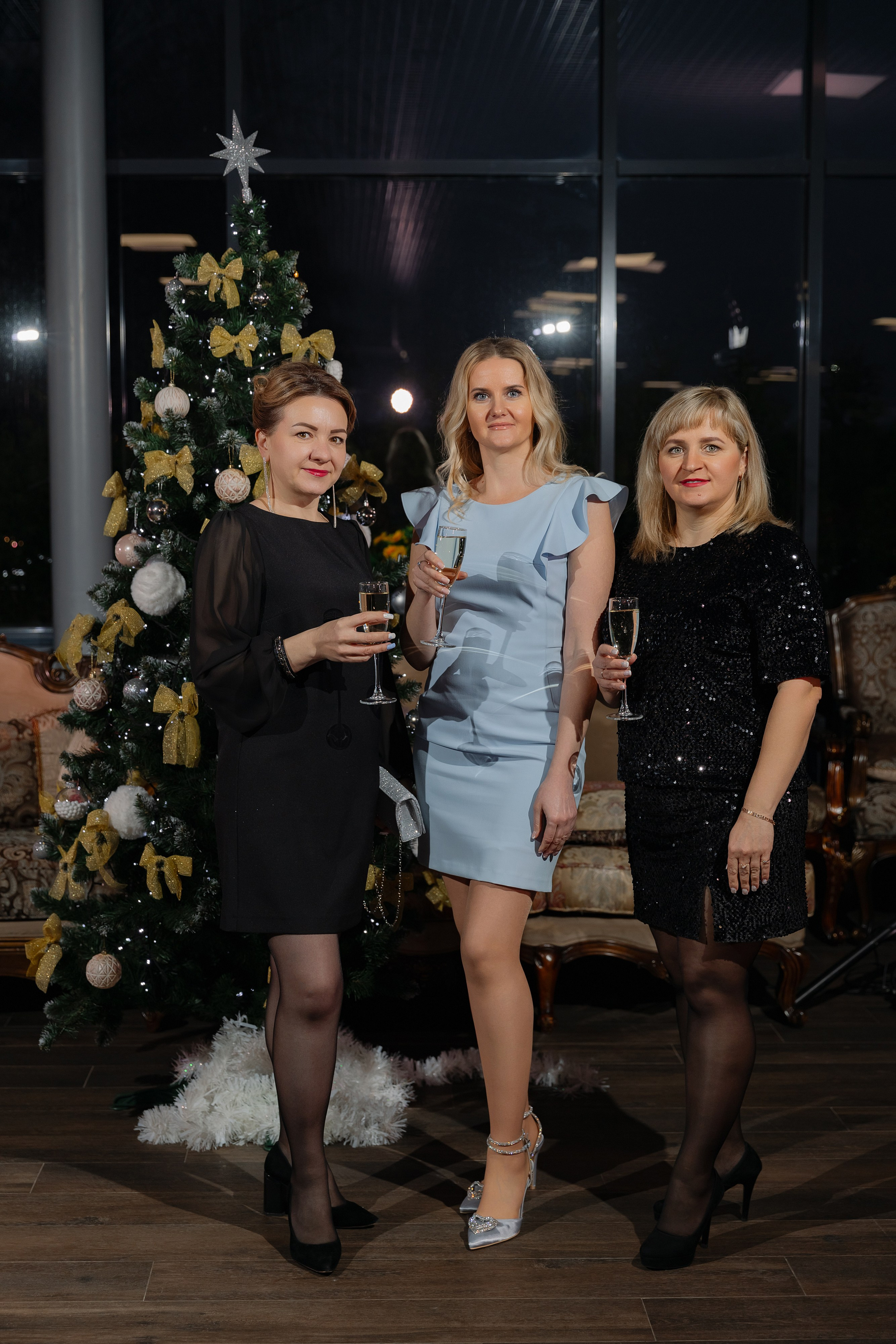 Корпоративная новогодняя фотосъемка для BELARUSBANK в Ресторане «Урарту». Свадебный фотограф в Минске/Беларуси Сергей Спиридонов