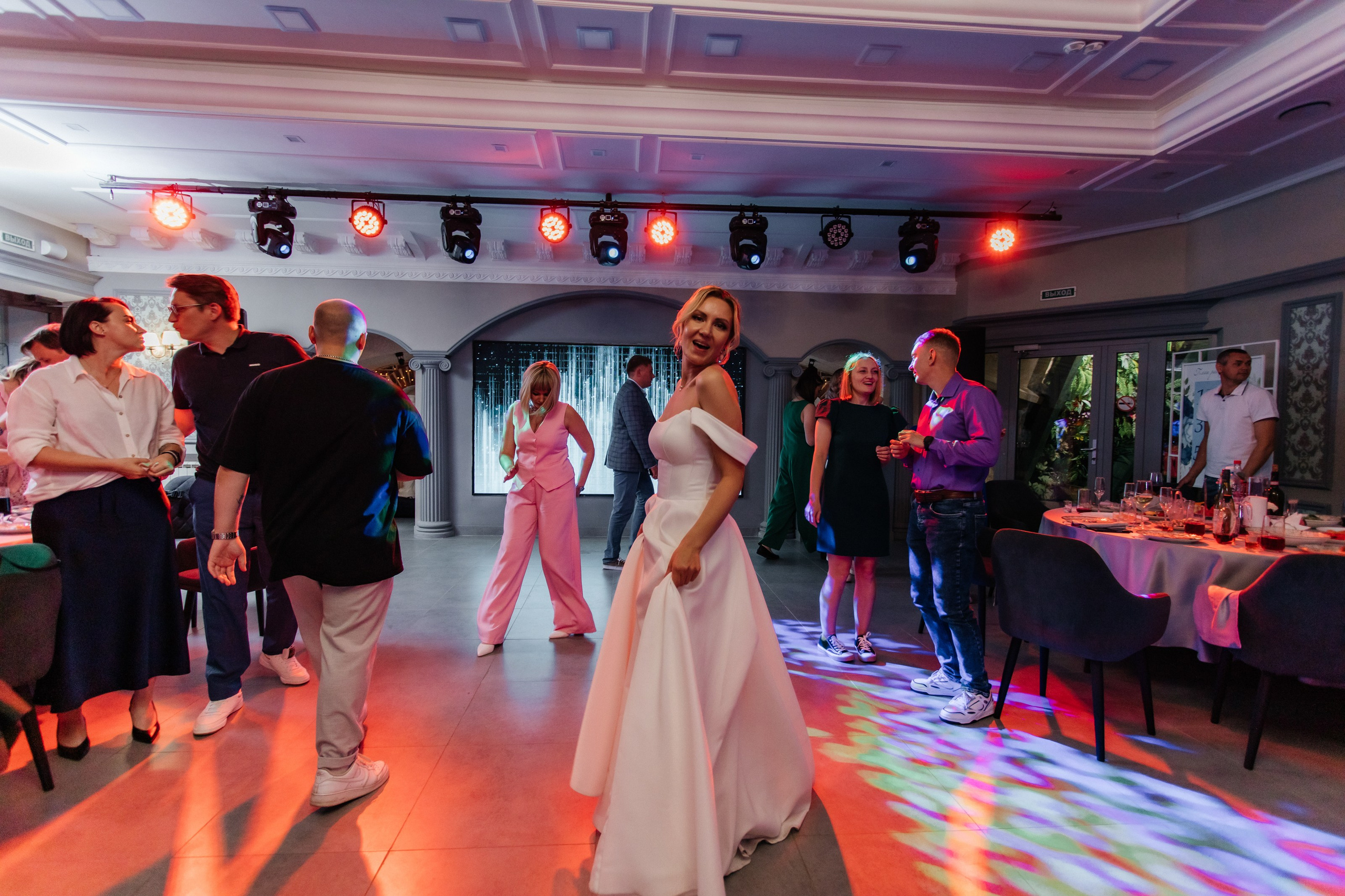 Саша & Валя. Свадебный и портретный фотограф в Омске Антон Карев