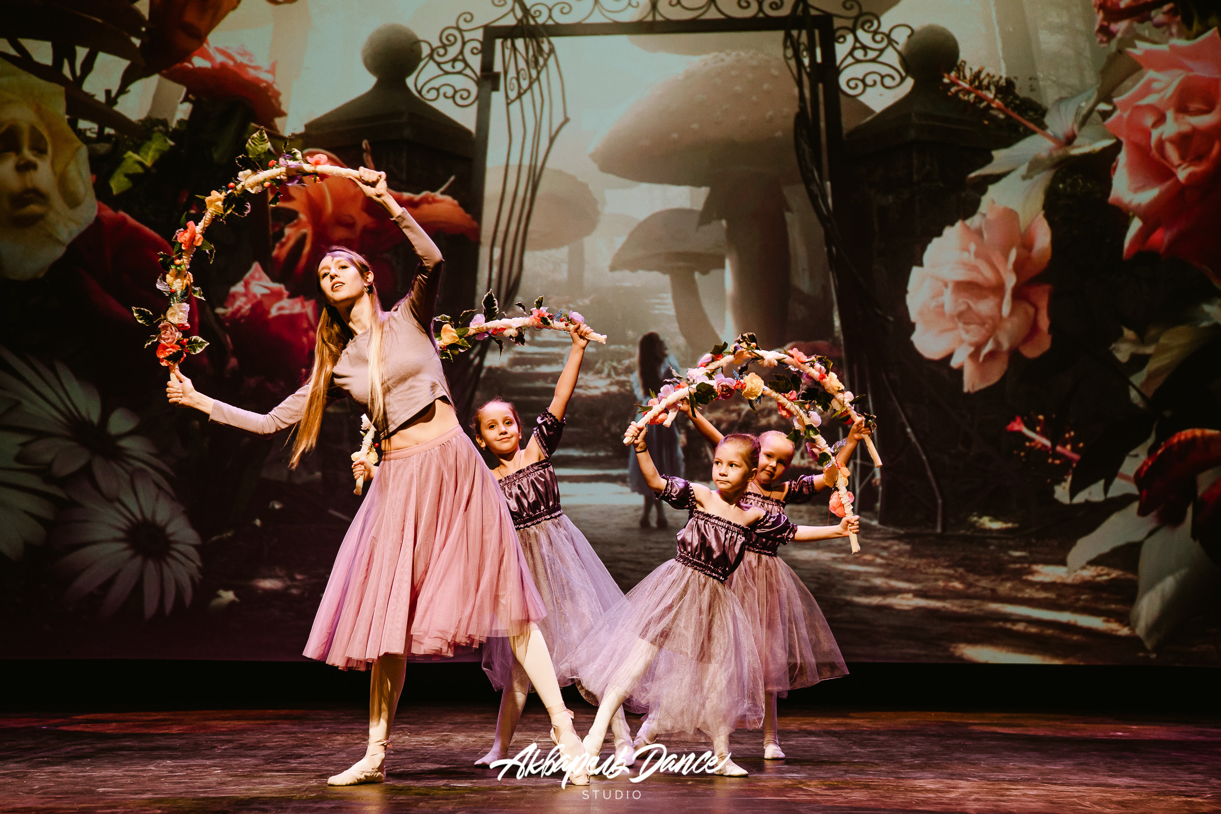 Алиса в стране чудес. Свадебный Семейный Репортажный фотограф в Москве