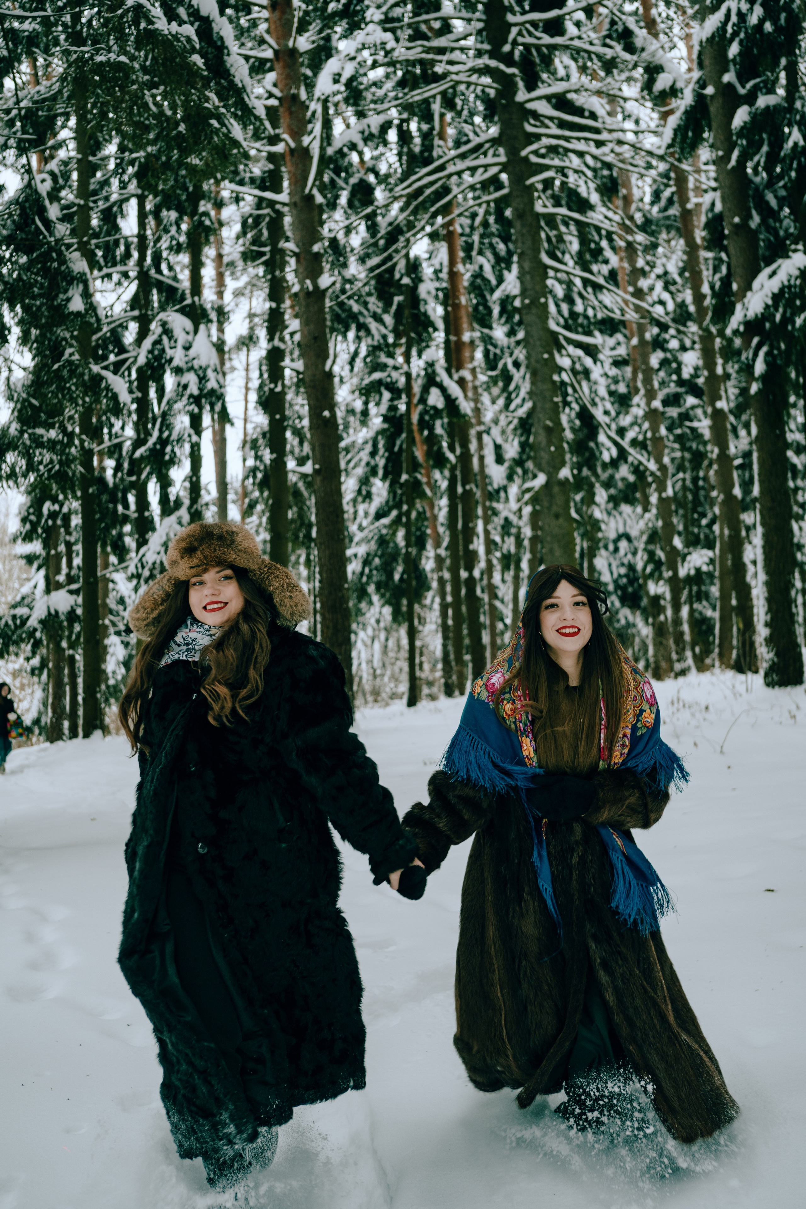 Звенит январская вьюга. Главная