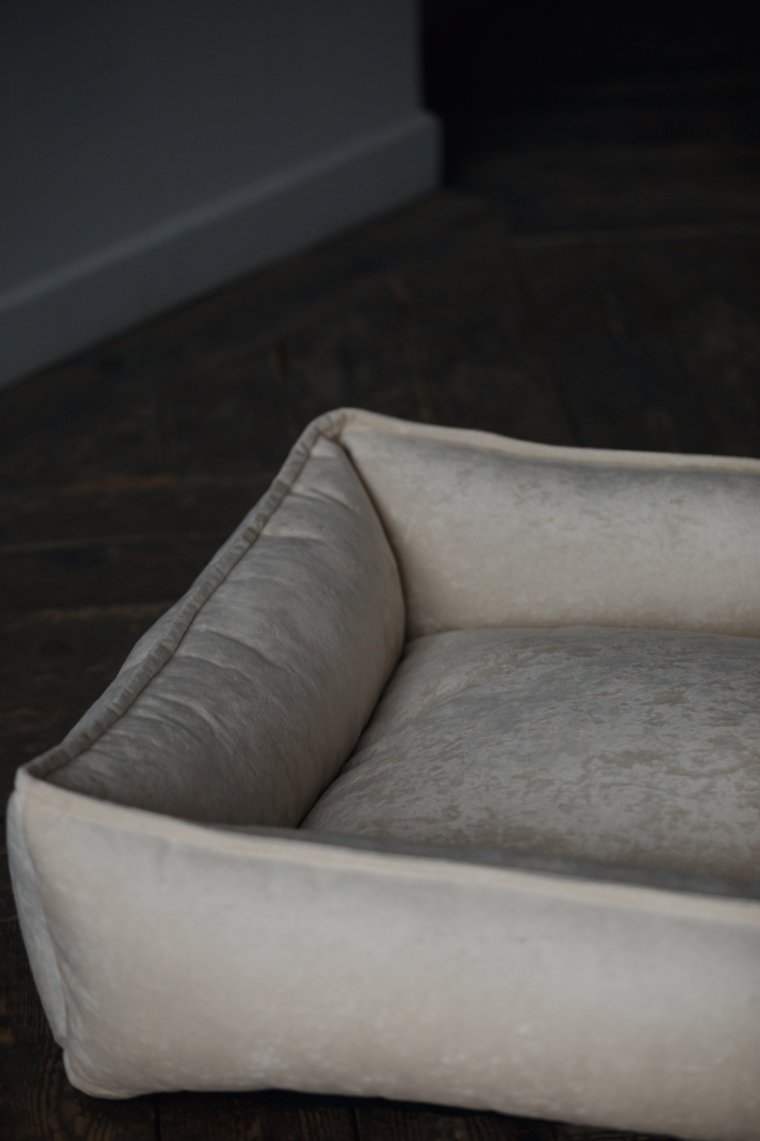 Bmbh лежанки и адресники. Фотограф анималист Кристина Карпова, Москва