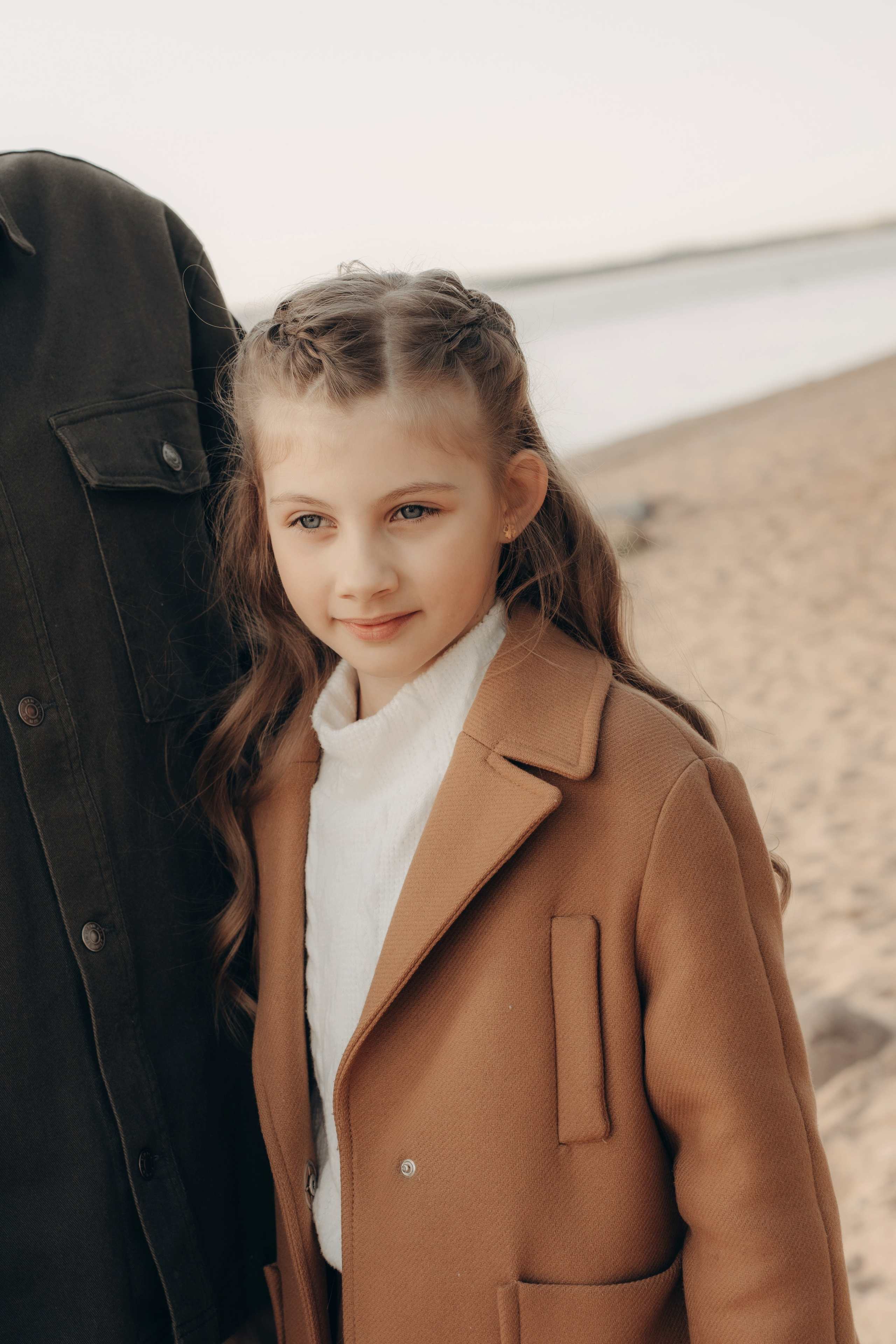 Весеннее тепло семьи на берегу Минского моря. Ваш семейный фотограф в Минске — Вика Трегубова