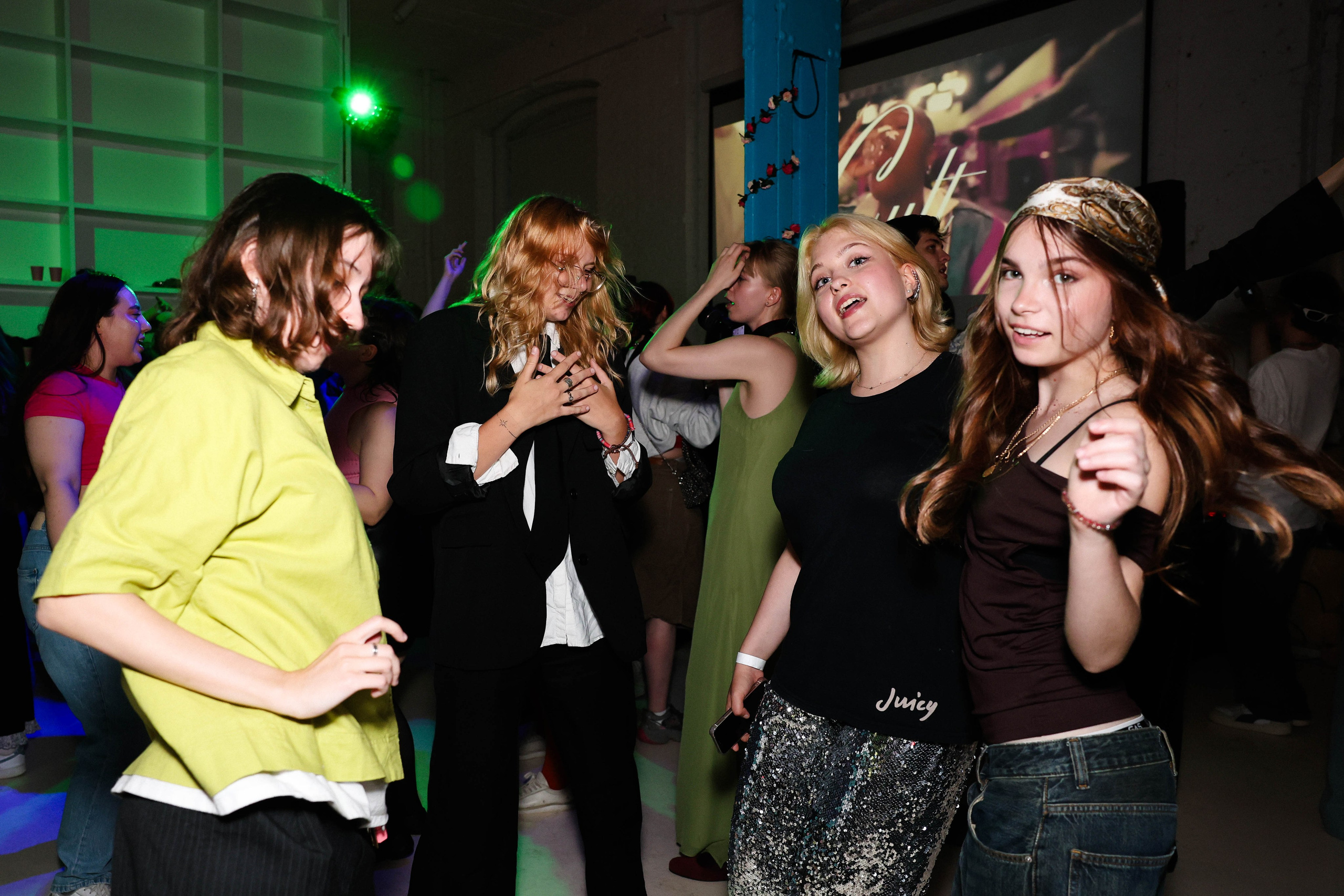 Вечеринки / вспышка. Репортажный фотограф в Москве Арина Антонова