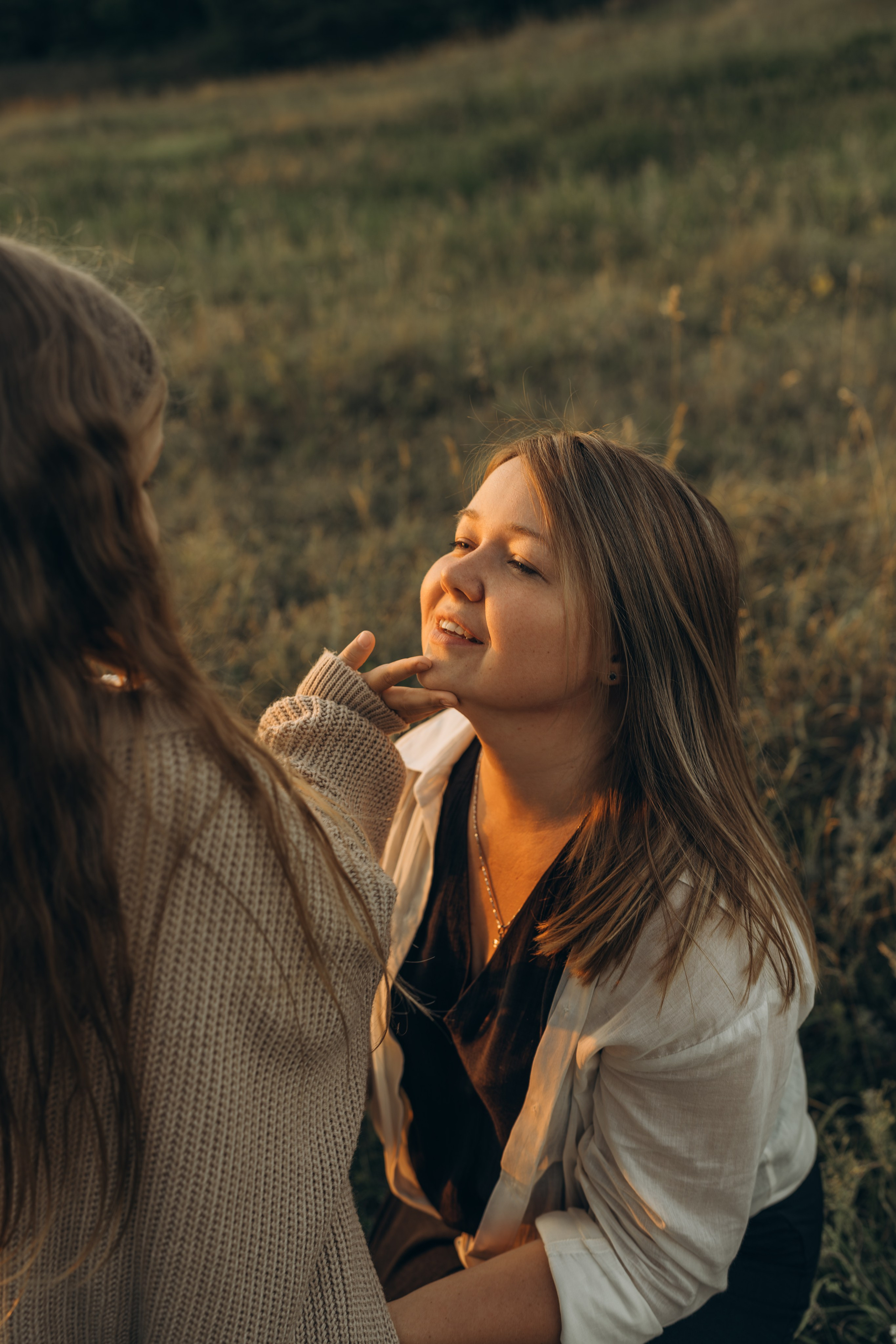 Летний луг, закат. Семейный фотограф Москва. Фотограф беременности и материнства Москва