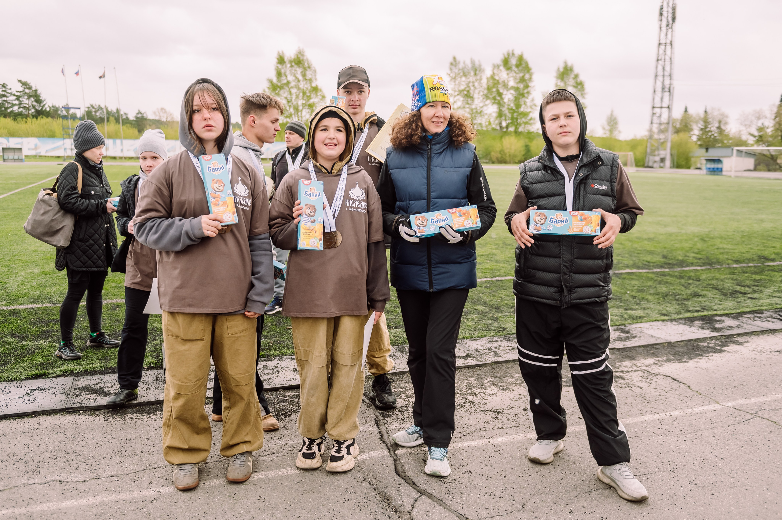 Пасхальный забег «Вера и Спорт» на стадионе Шахтёр. Детский фотограф, семейный фотограф и репортажи в Кемерово