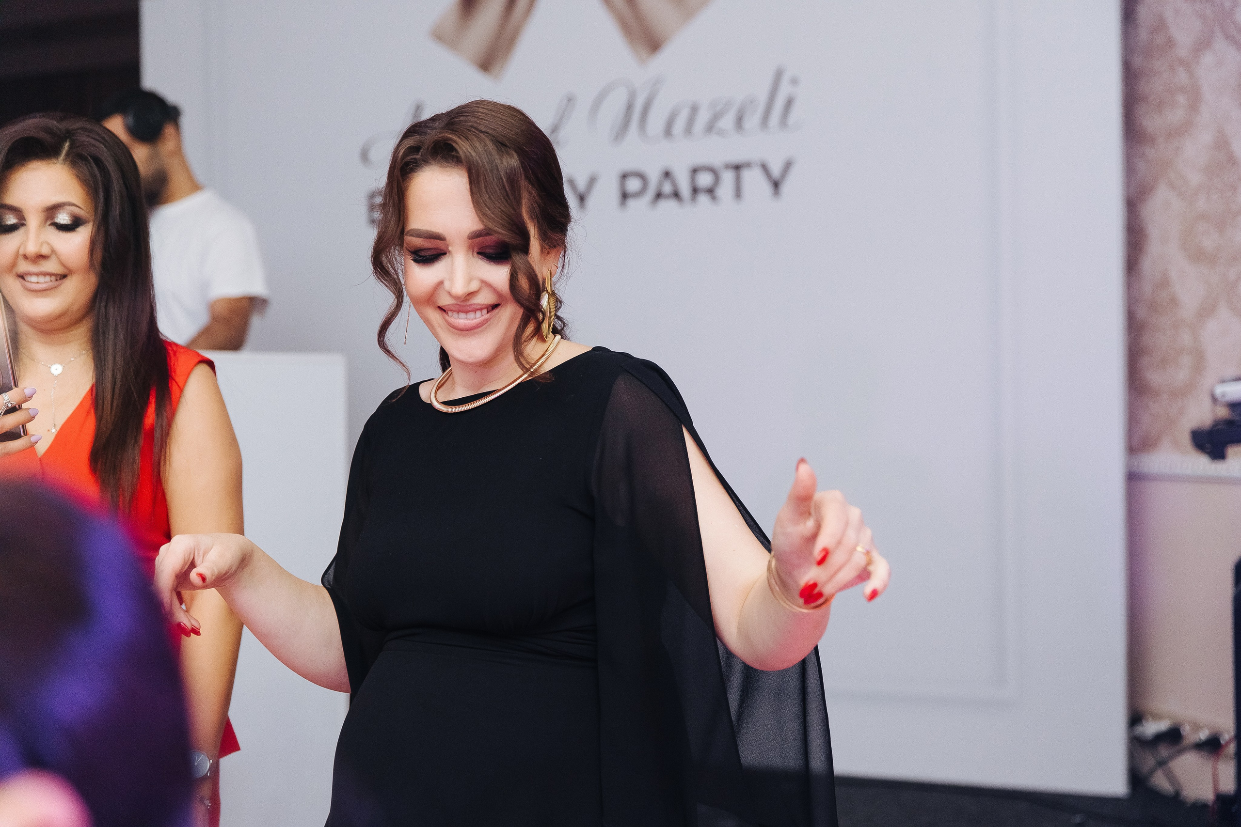 Ани и Назели. 35&5 День рождения, «Янтарь». Фотограф в Красноярске Надежда Воскресенская