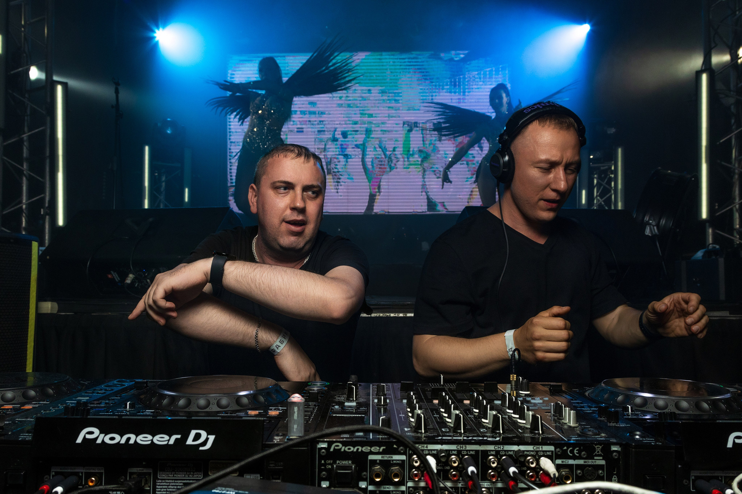 System Reality: Glow! в клубе Фабрика, Екатеринбург. Репортажный фотограф Екатеринбург | Яркий, качественный репортаж | Концерты, клубы, репортаж, праздники, корпоративы