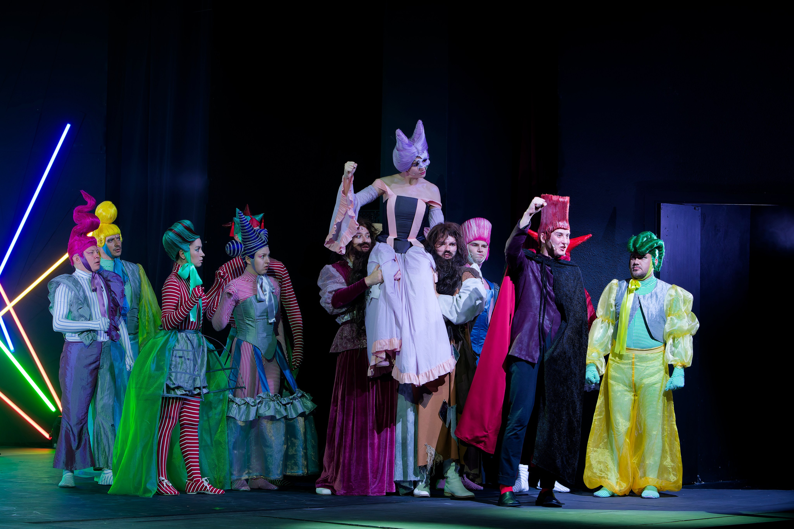 Спектакль «Любовь к трем апельсинам». Кутузов Евгений Фотограф в Южно-Сахалинске