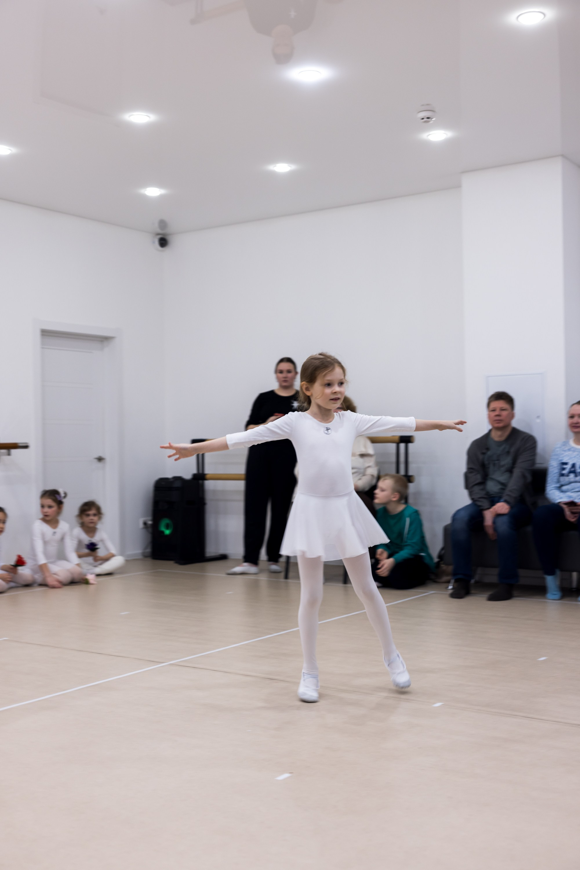 Открытый урок Яси в студии балета (01/03/2024). OLGA OLEYNIKOVA Пространство, люди, смыслы