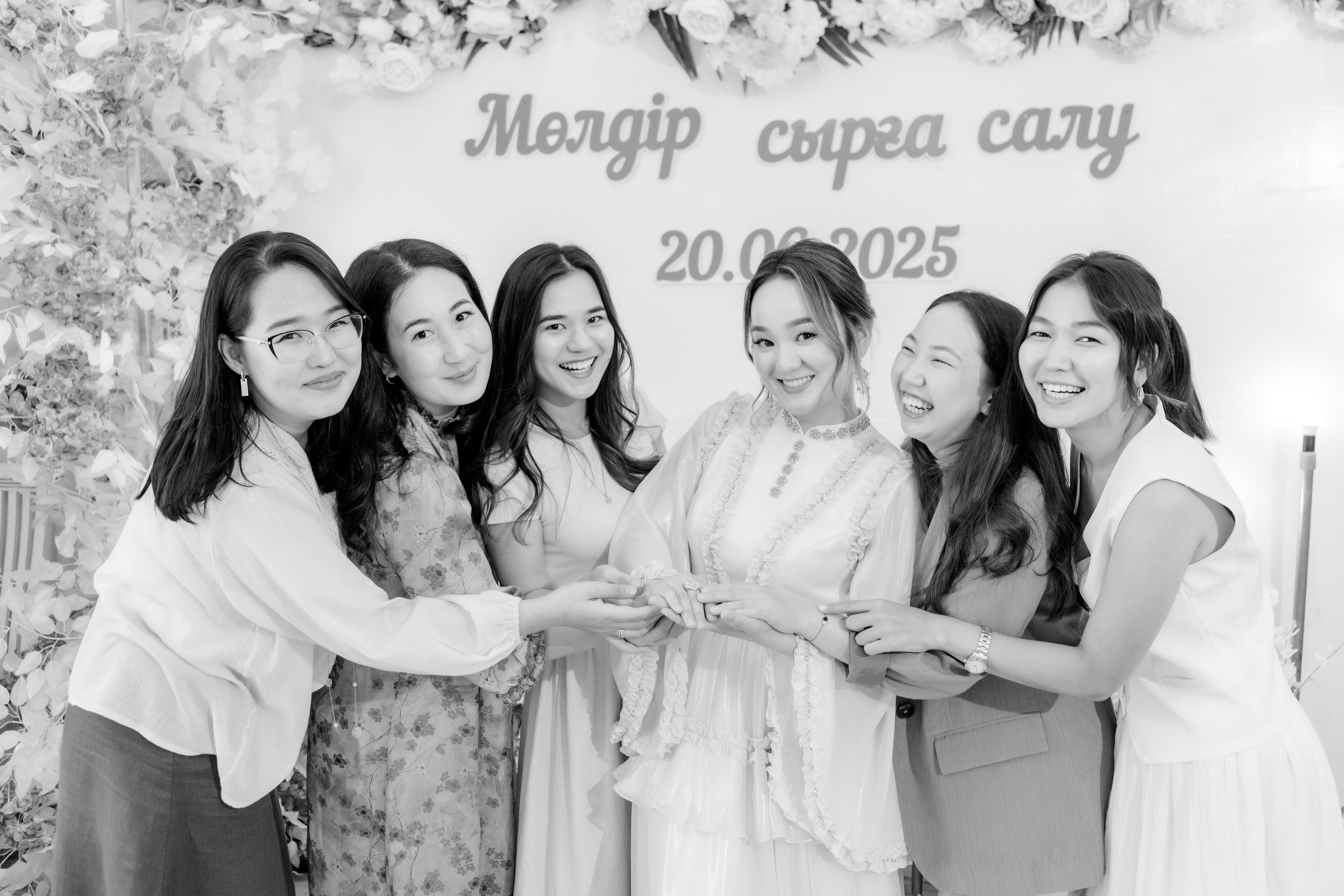 Moldir — syrğa salu. Wedding and Love story Photographer