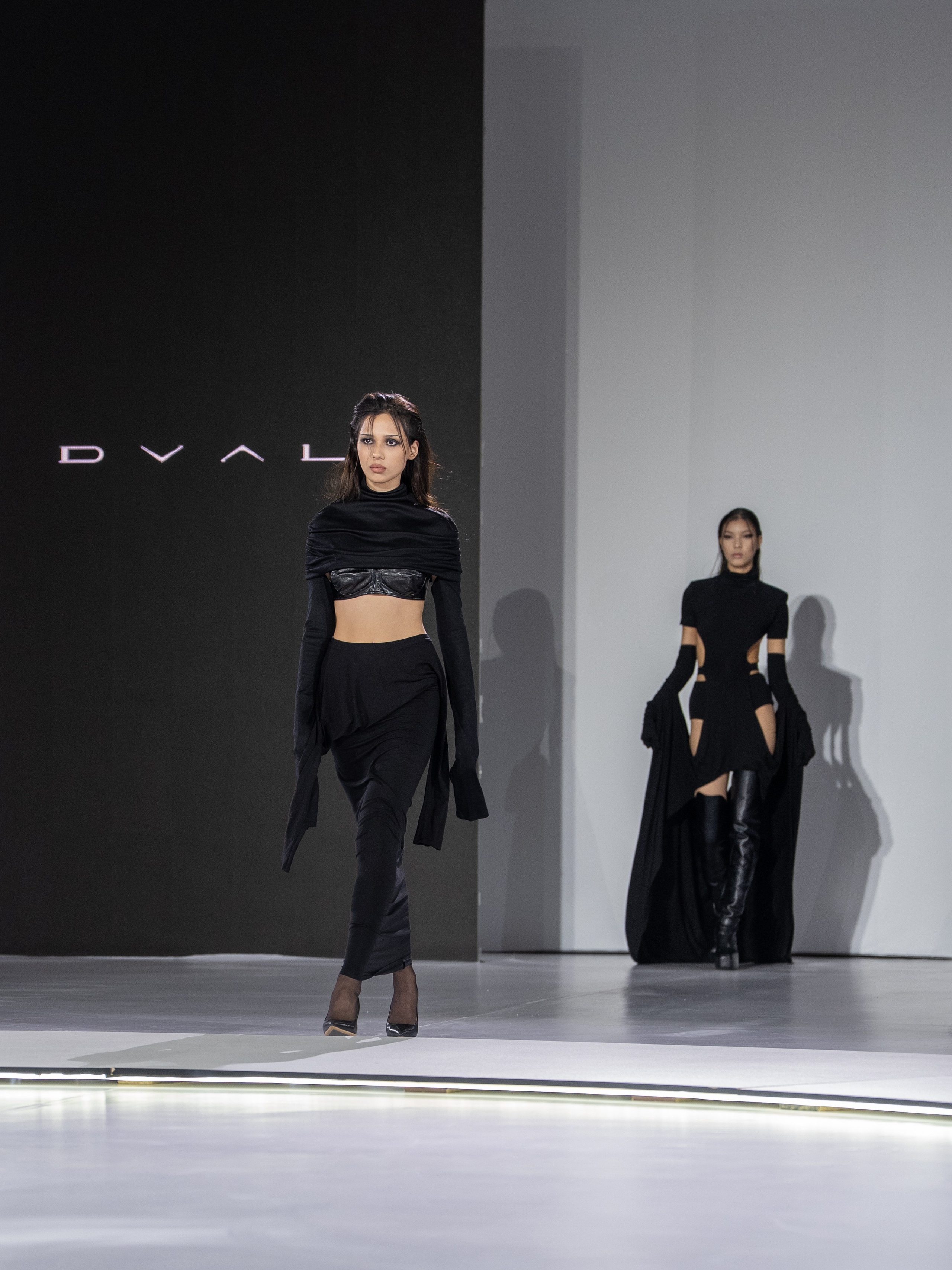 Дизайн DVALI. Сайт Алматинского НЮ АРТ, будуар и фэшн фотографа Дениса Карпенко