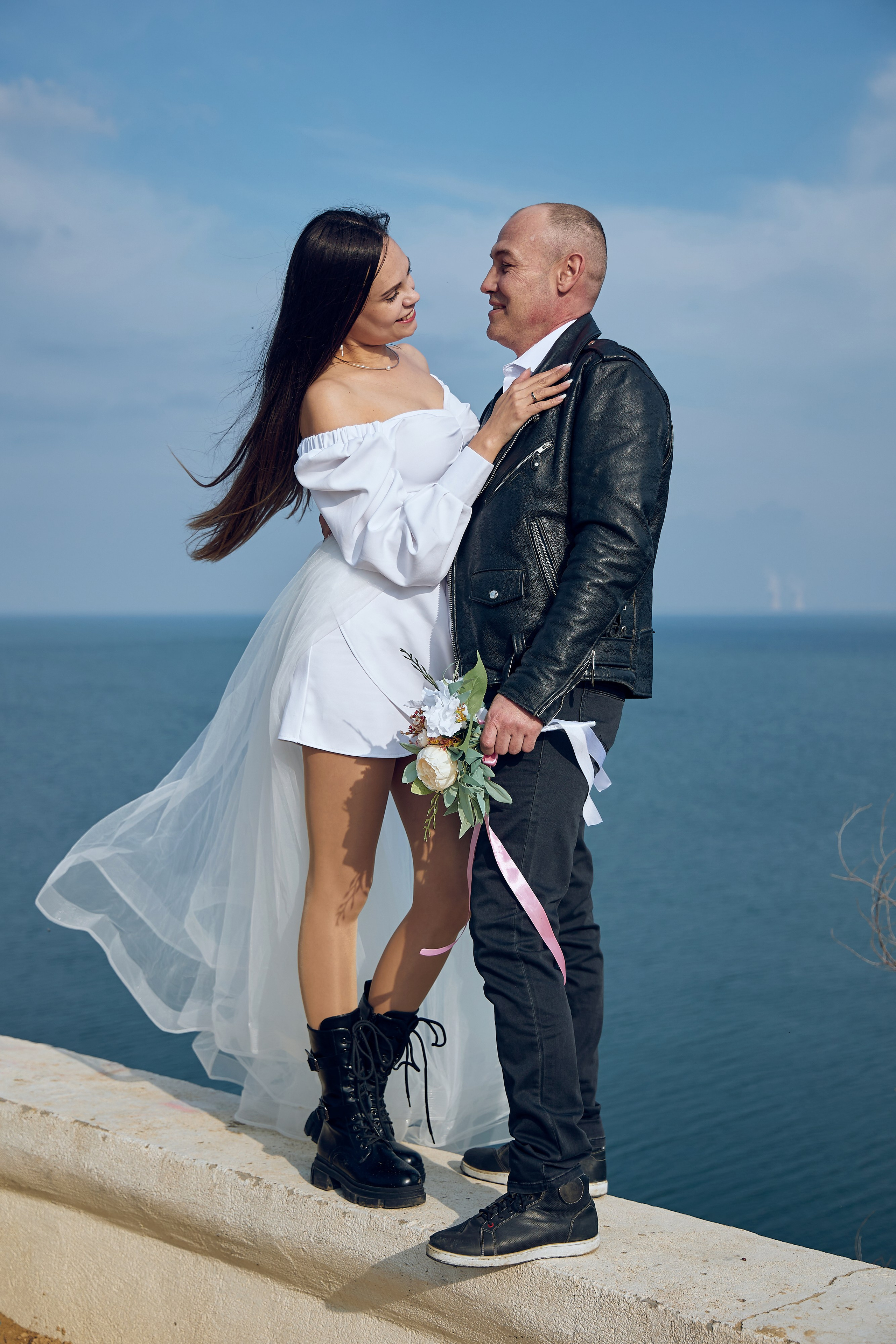 Фотосъемка в ЗАГСе, прогулка молодых, банкет