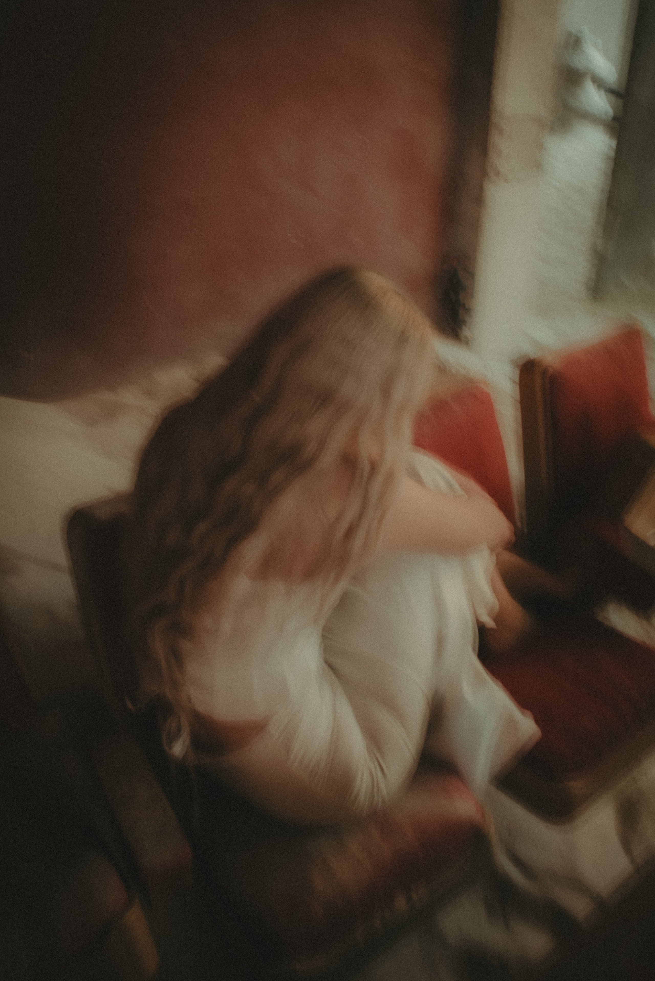 Господи, неужели это сняла я? Как я люблю то, что делаю!!!__________ Серия называется " Театр моей души" _________Вы знали, что фотографии и картины — это отражение внутреннего «я» автора? Каждое изображение несет в себе частичку моей души и моих эмоций.Я художник, и я вижу мир по-своему! А что видите вы?Какие чувства и мысли вызывает у вас моё творчество ? Делитесь своими впечатлениями в комментариях!P.S. Снимаю ли я коммерческие съёмки , репортажи ? Да, но с частичкой своей души.