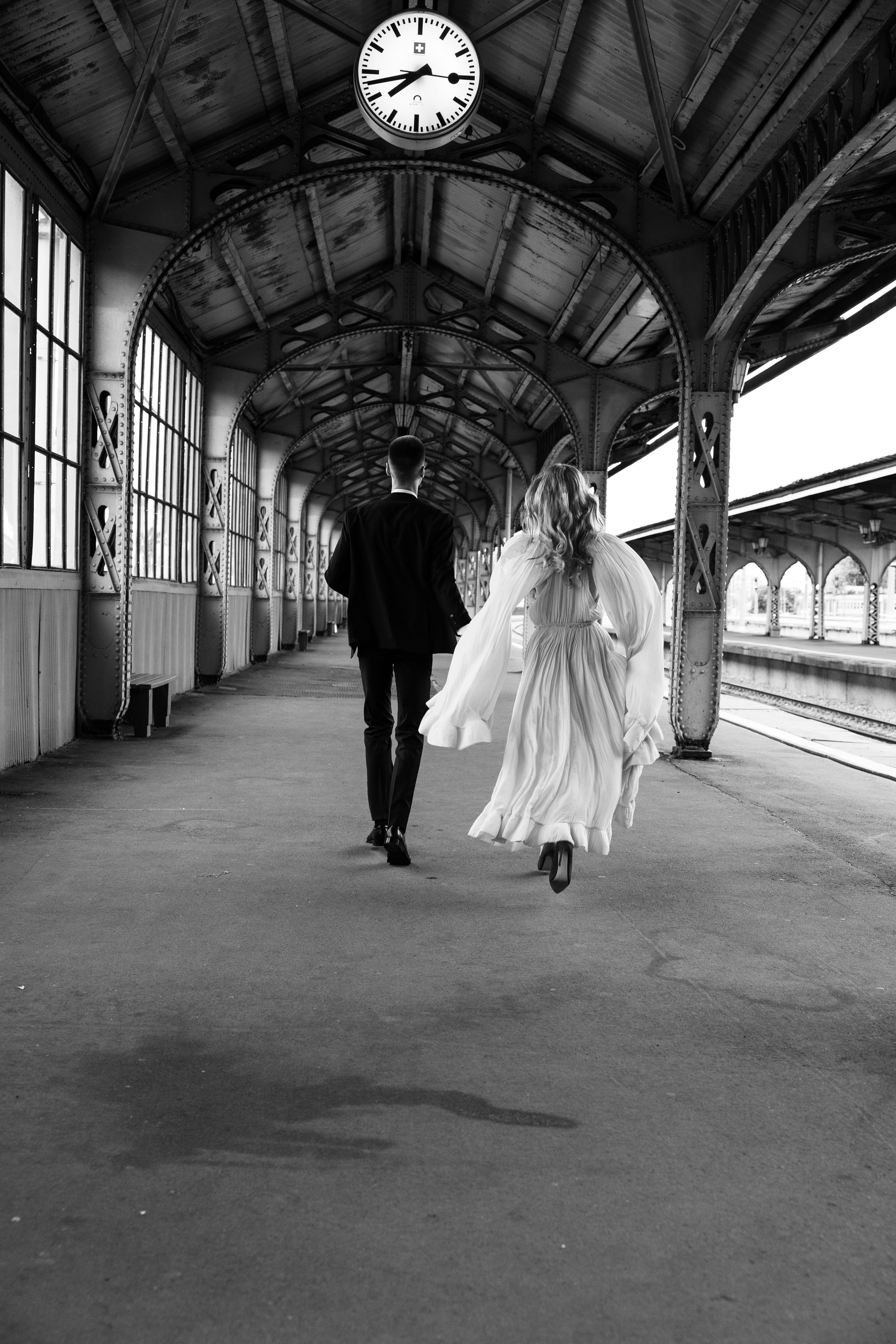 Даша и Константин Витебский вокзал. Фотограф/видеограф в Санкт-Петербурге Динара Гольдина