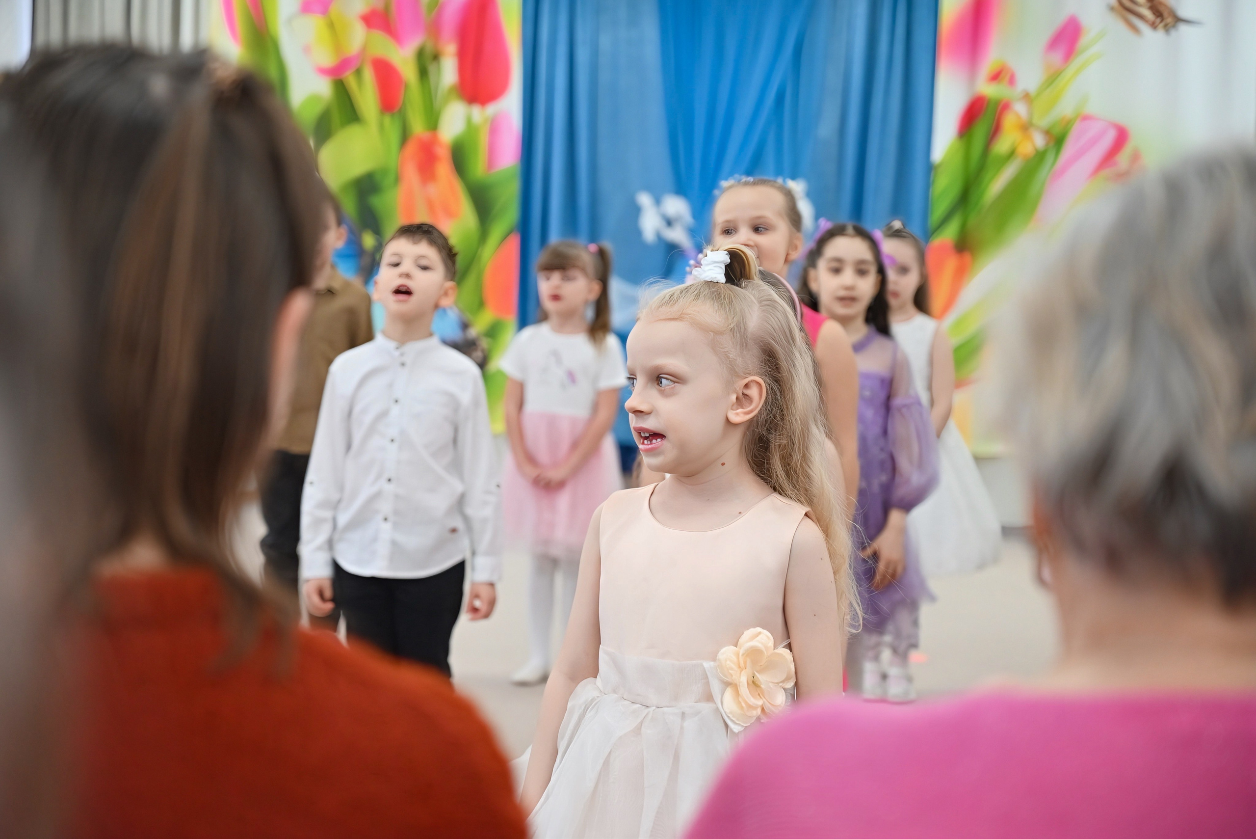 Праздник в группе Цветик семицветик. Семейный и детский фотограф Москва
