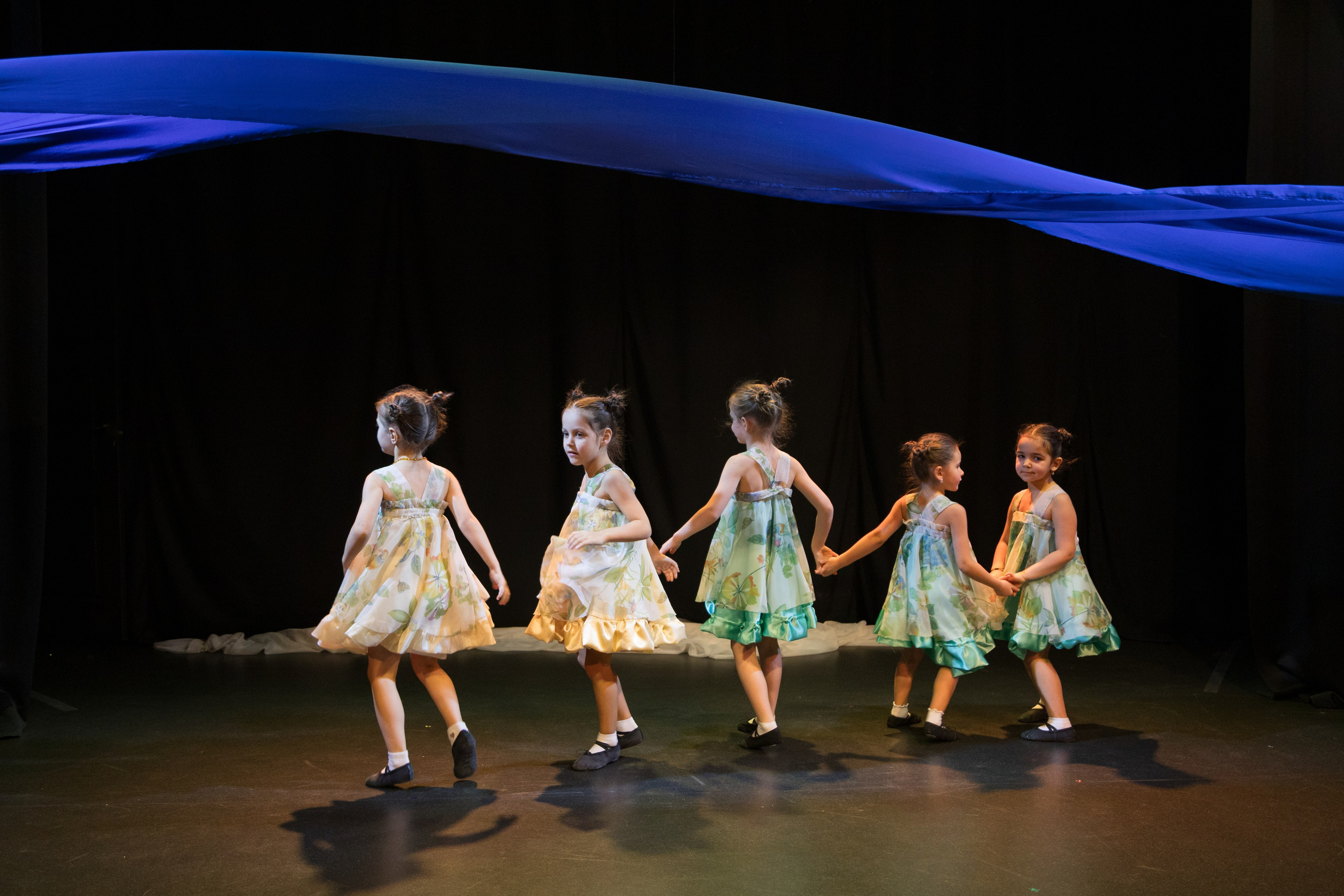 Отчетный танцевальный концерт детей 2-7 лет. Детский и контент фотограф Надя Волкова Санкт-Петербург
