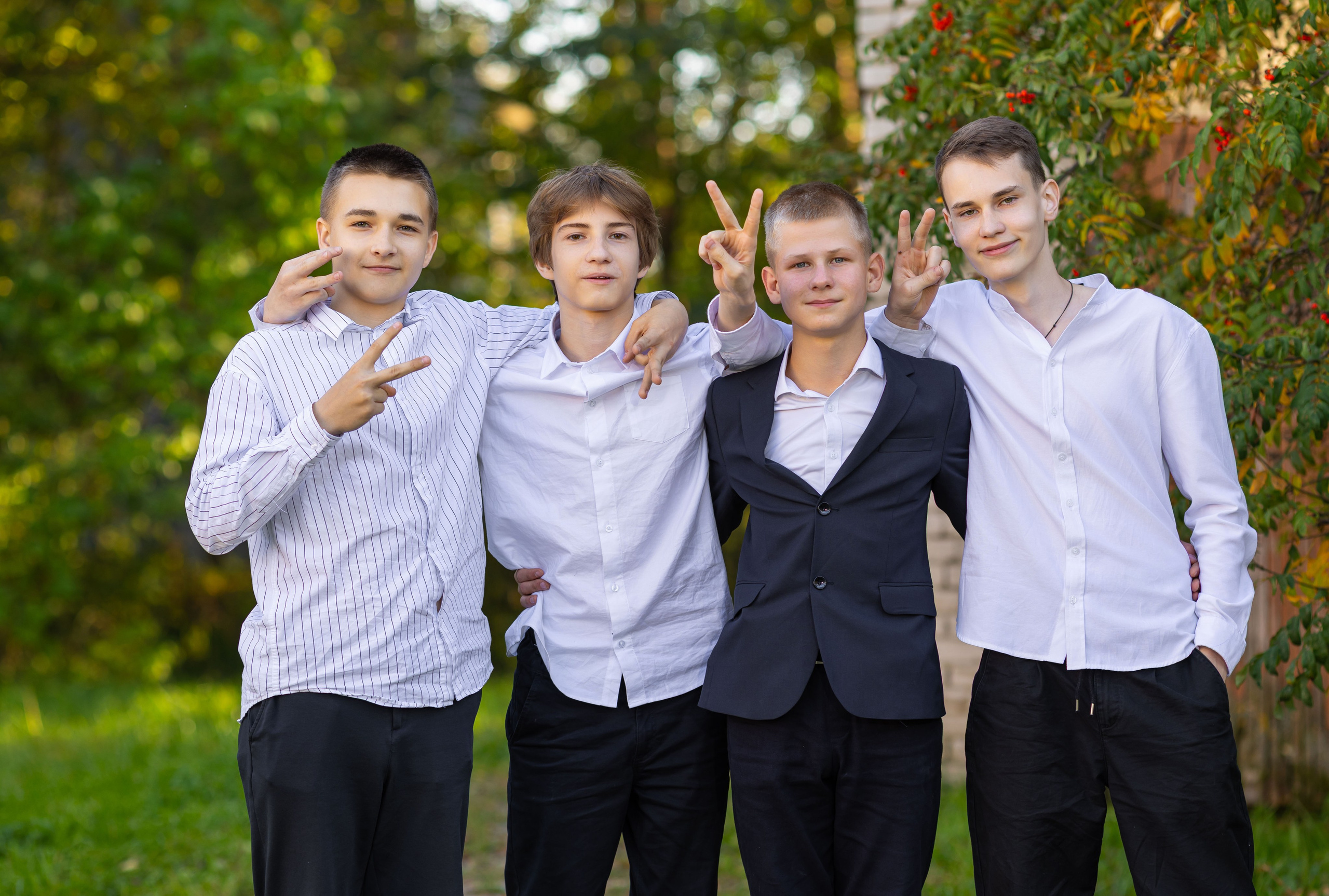 Осенняя фотосессия у школы с учителем. Семейный и детский фотограф Анна Петракова