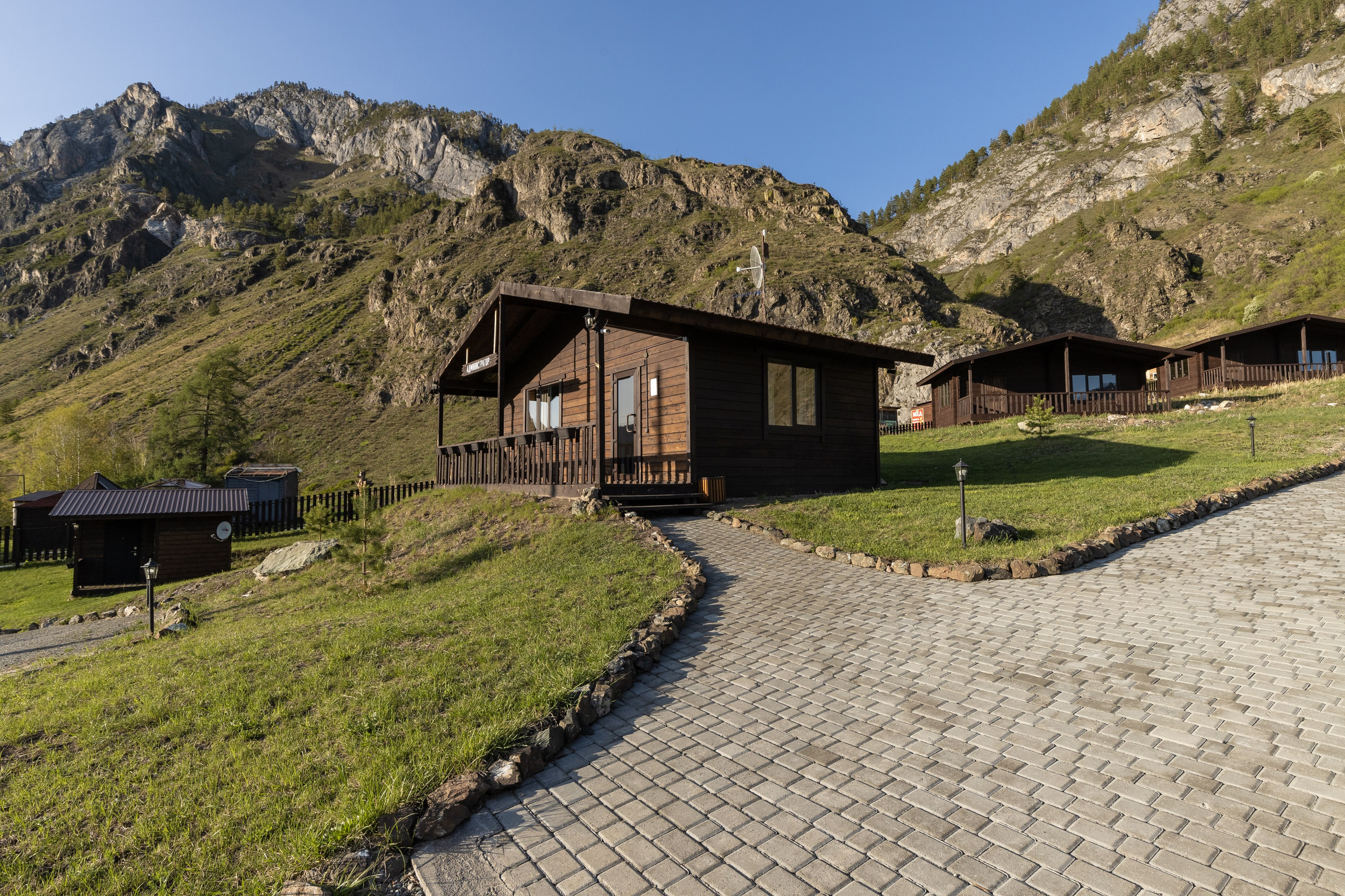 Фотосъёмка интерьеров и территории ALTAY CHALET. Коммерческий фотограф Яков Рослин