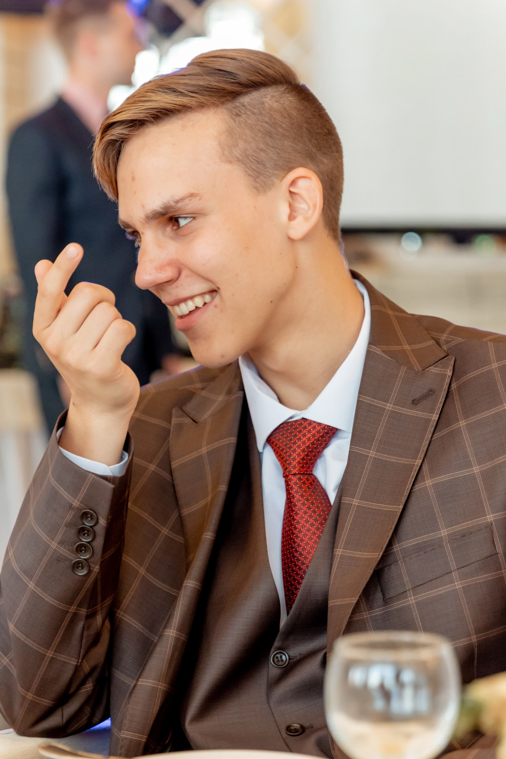 Фотосъёмка школьного выпускного в ресторане. Фотограф на праздник, корпоратив, День Рождения и Юбилей в г. Санкт-Петербурге Алексей Анкушев