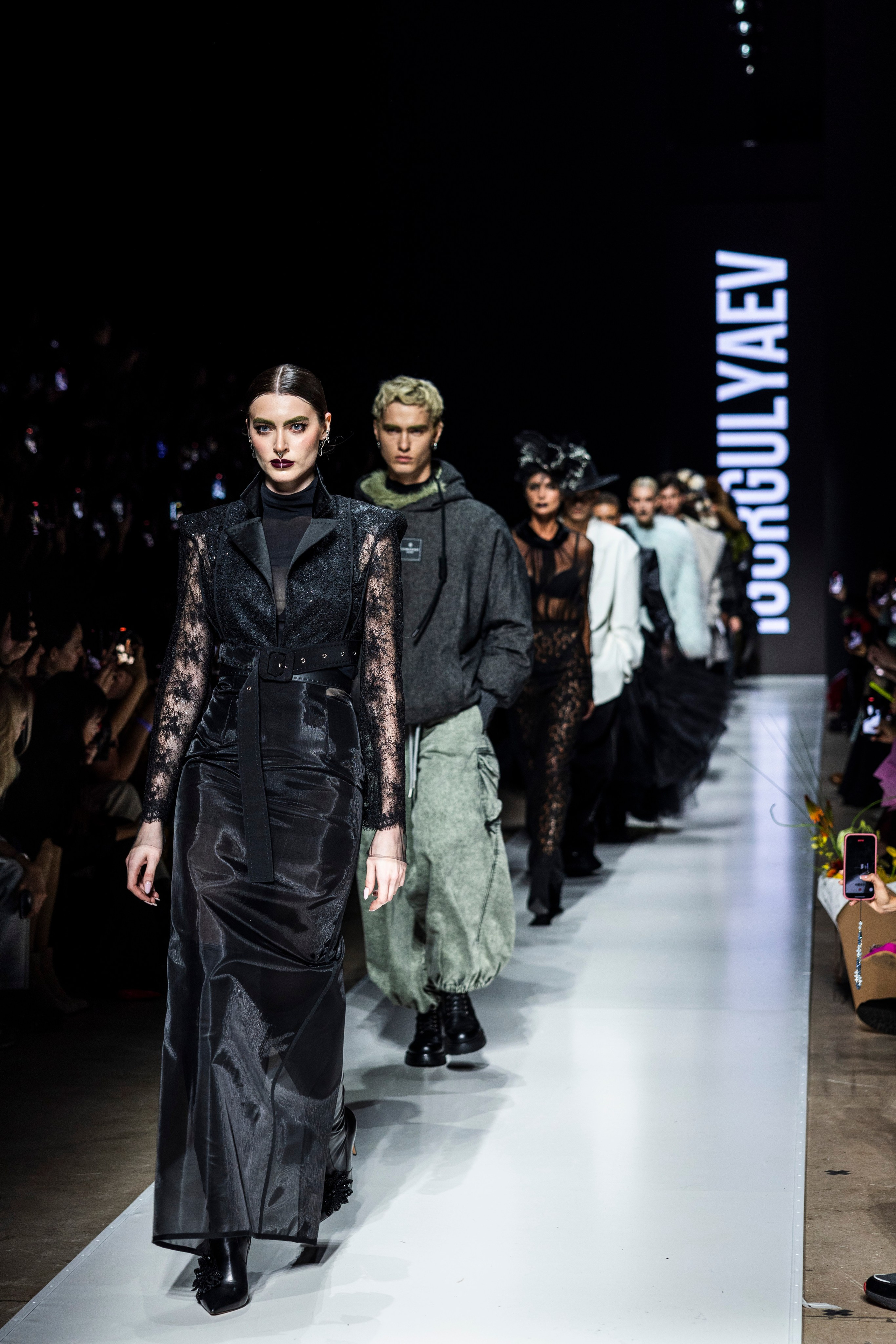 Показ Игоря Гуляева 2024. Фотограф в Москве Ира Никина